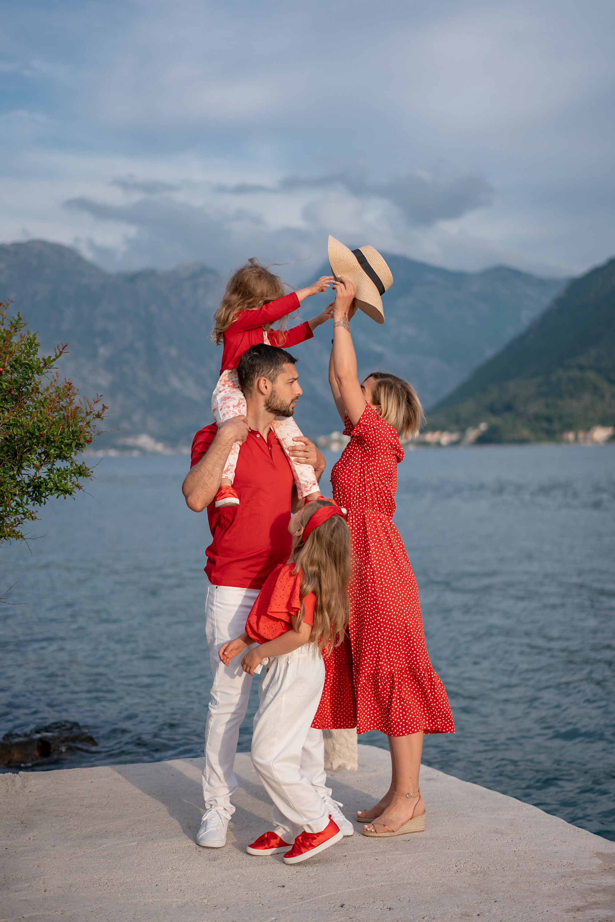Familienfoto, Wandern in Perast