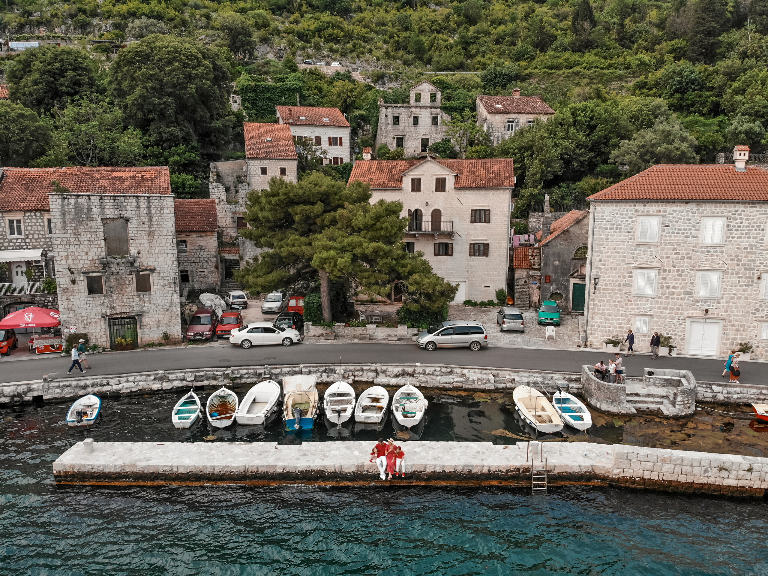 Familienfoto, Wandern in Perast