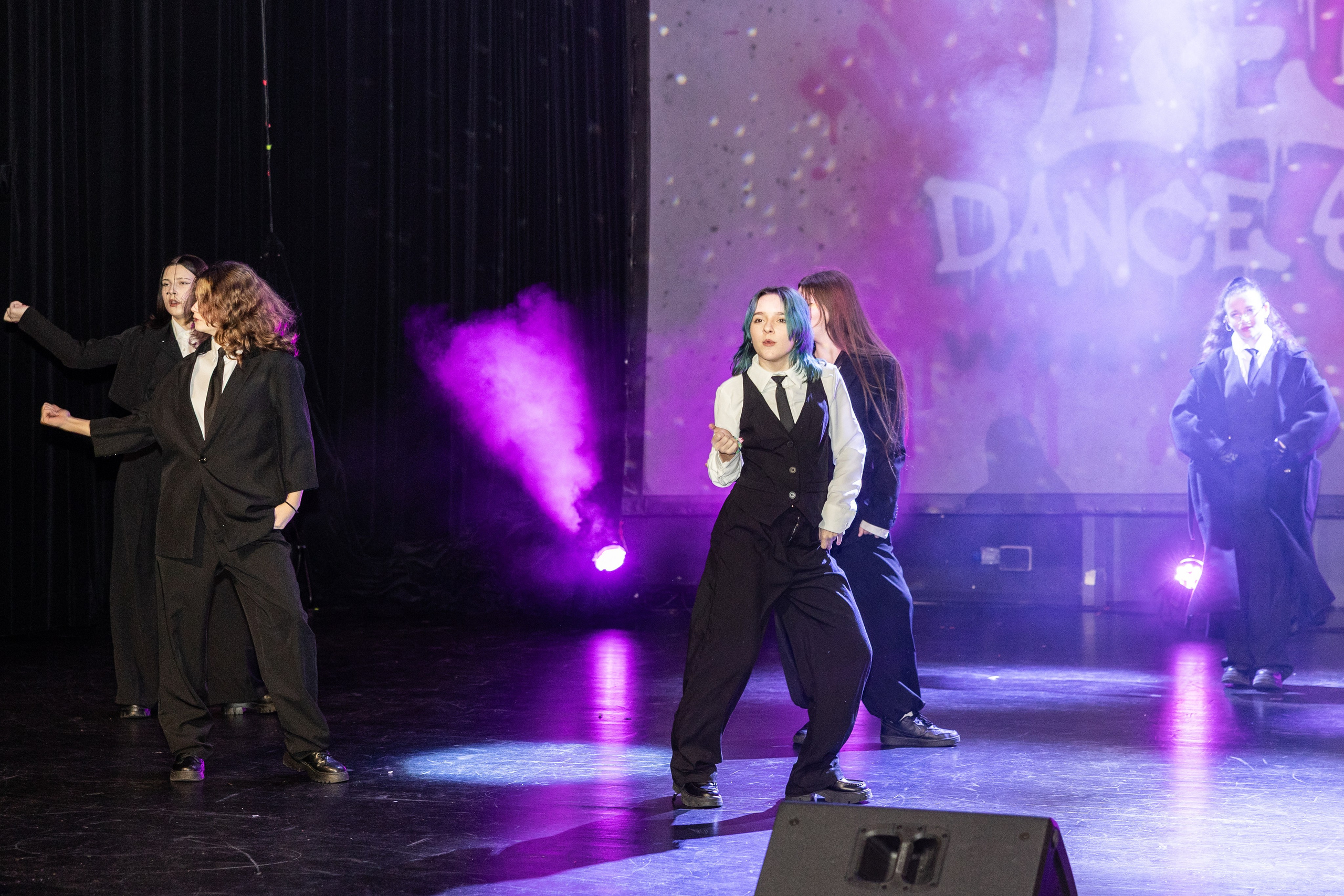 LEO DANCE SHOW WINTER 2025. Семейный и детский фотограф в Варшаве Мила Бобровская