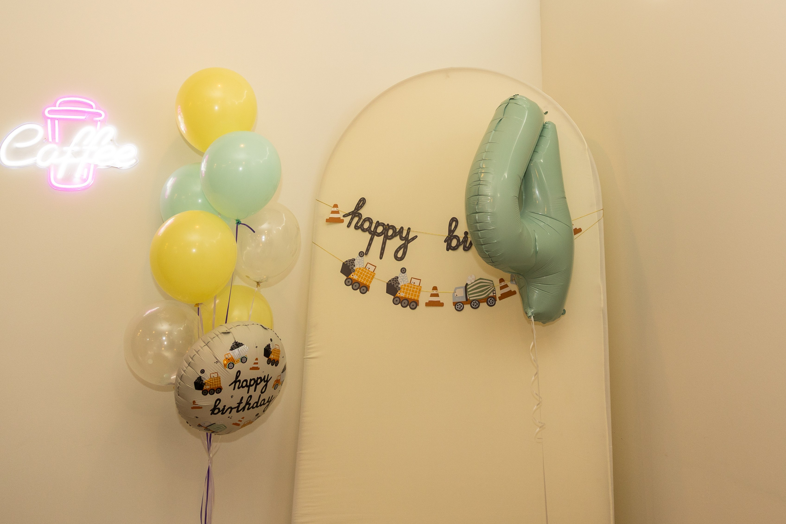 День рождения Артёма 24 января 2026 года. Семейный и детский фотограф в Варшаве Мила Бобровская