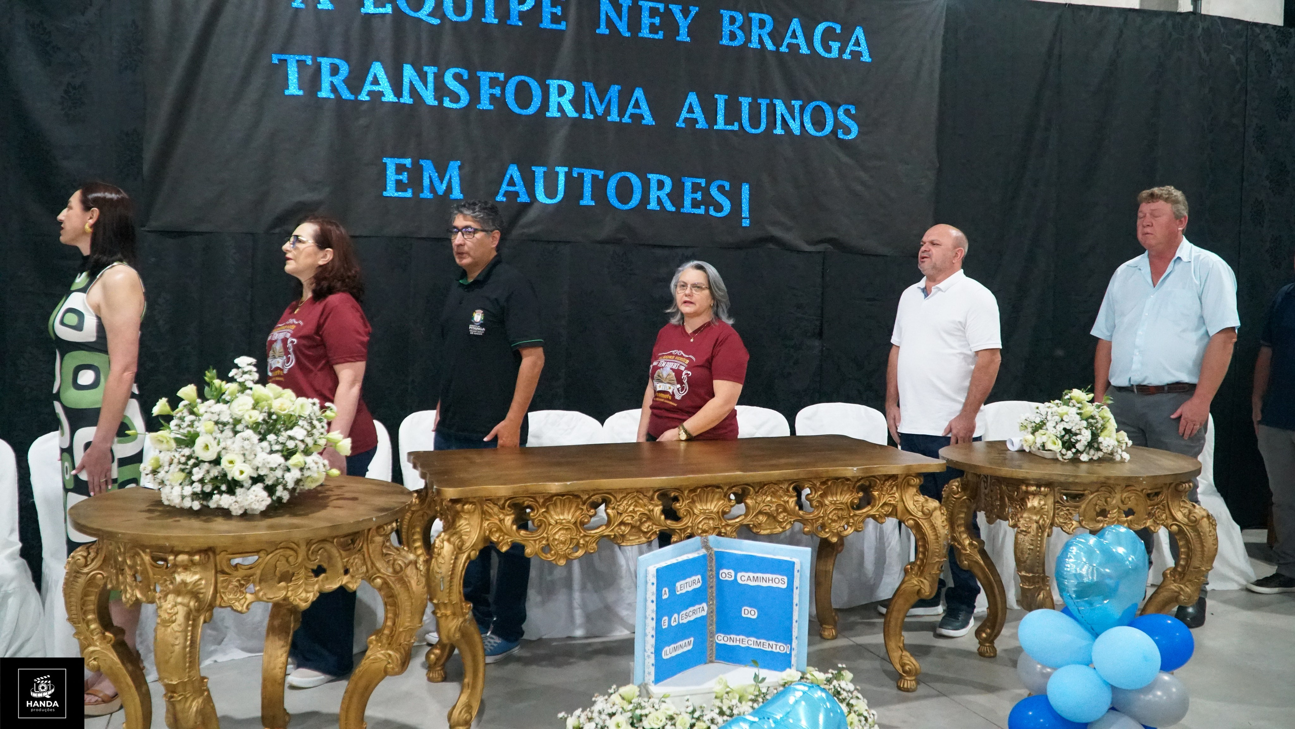 Noite autógrafos colégio Aurélio Buarque de Holanda. Handa Produções