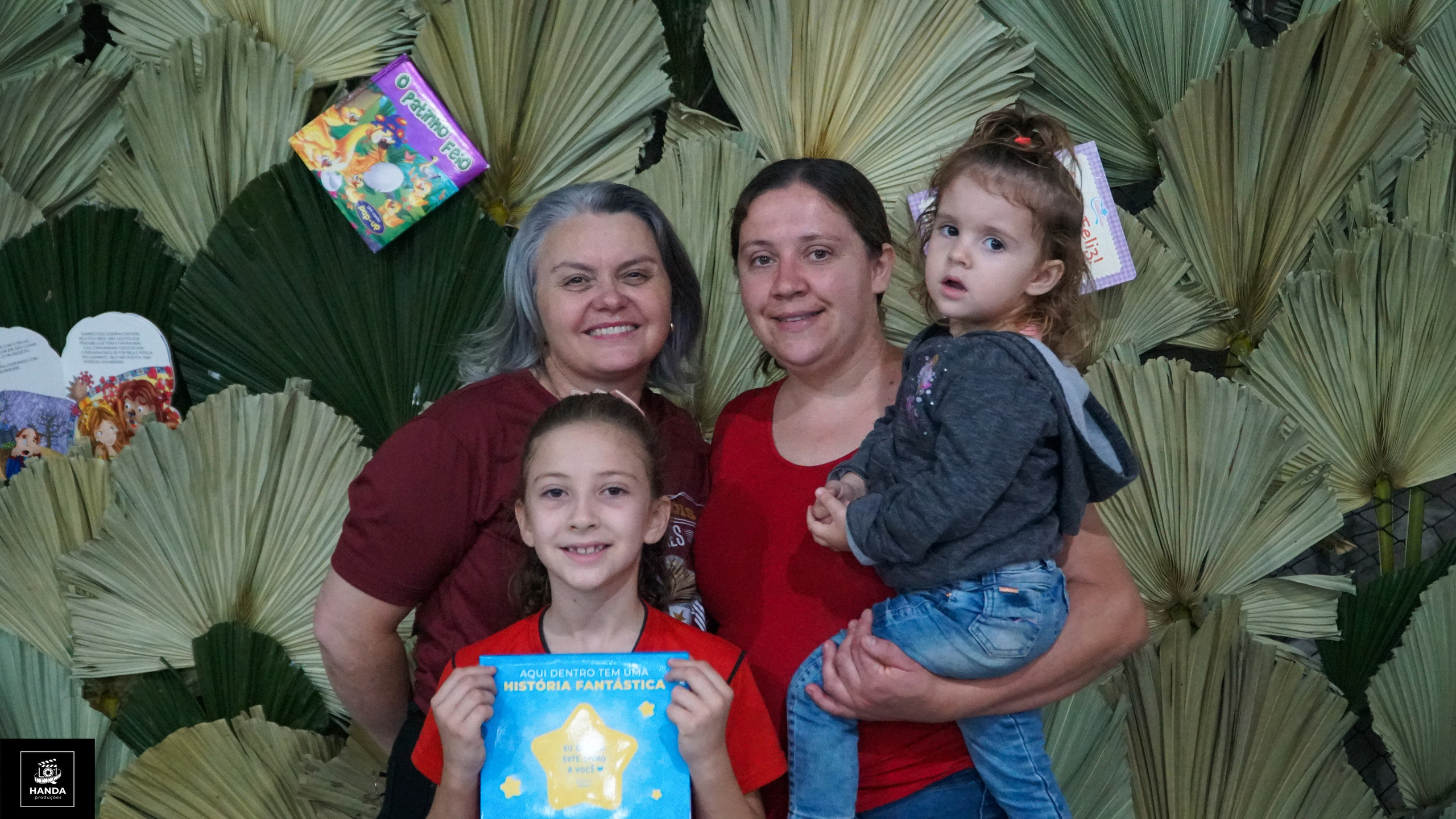 Noite autógrafos colégio Aurélio Buarque de Holanda. Handa Produções