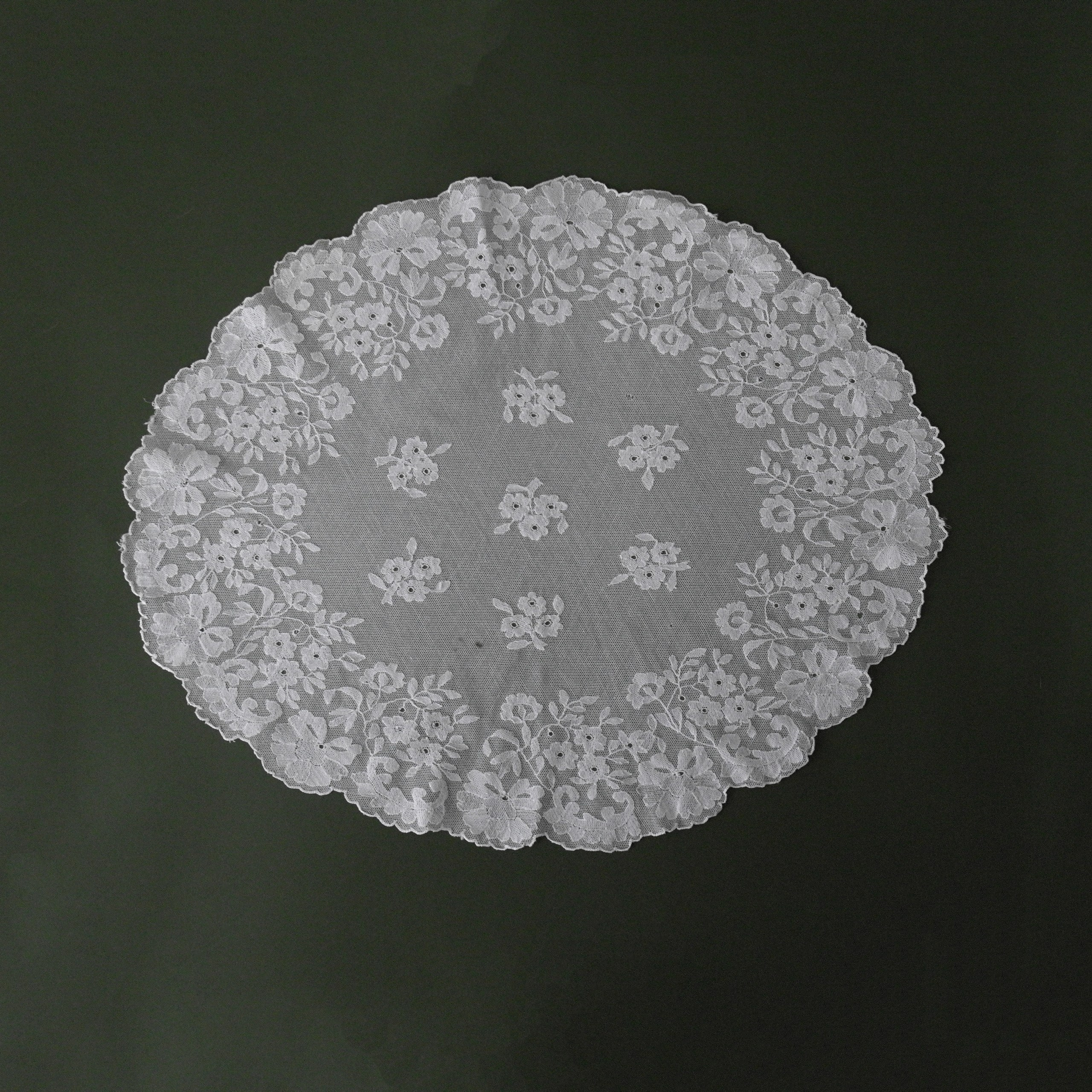 Lace napkins. Современнные и актикварные украшения в Барселоне, Москве и Санкт-Петербурге