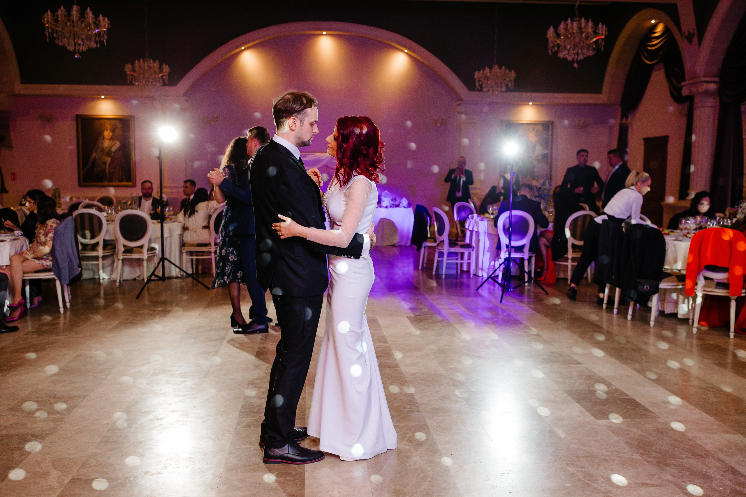 Nunta Elena & Tudor — Fotografie de nuntă în stil natural și elegant. Rares Bucur is a professional wedding photographer based in Cluj-Napoca, Romania, specializing in wedding photography