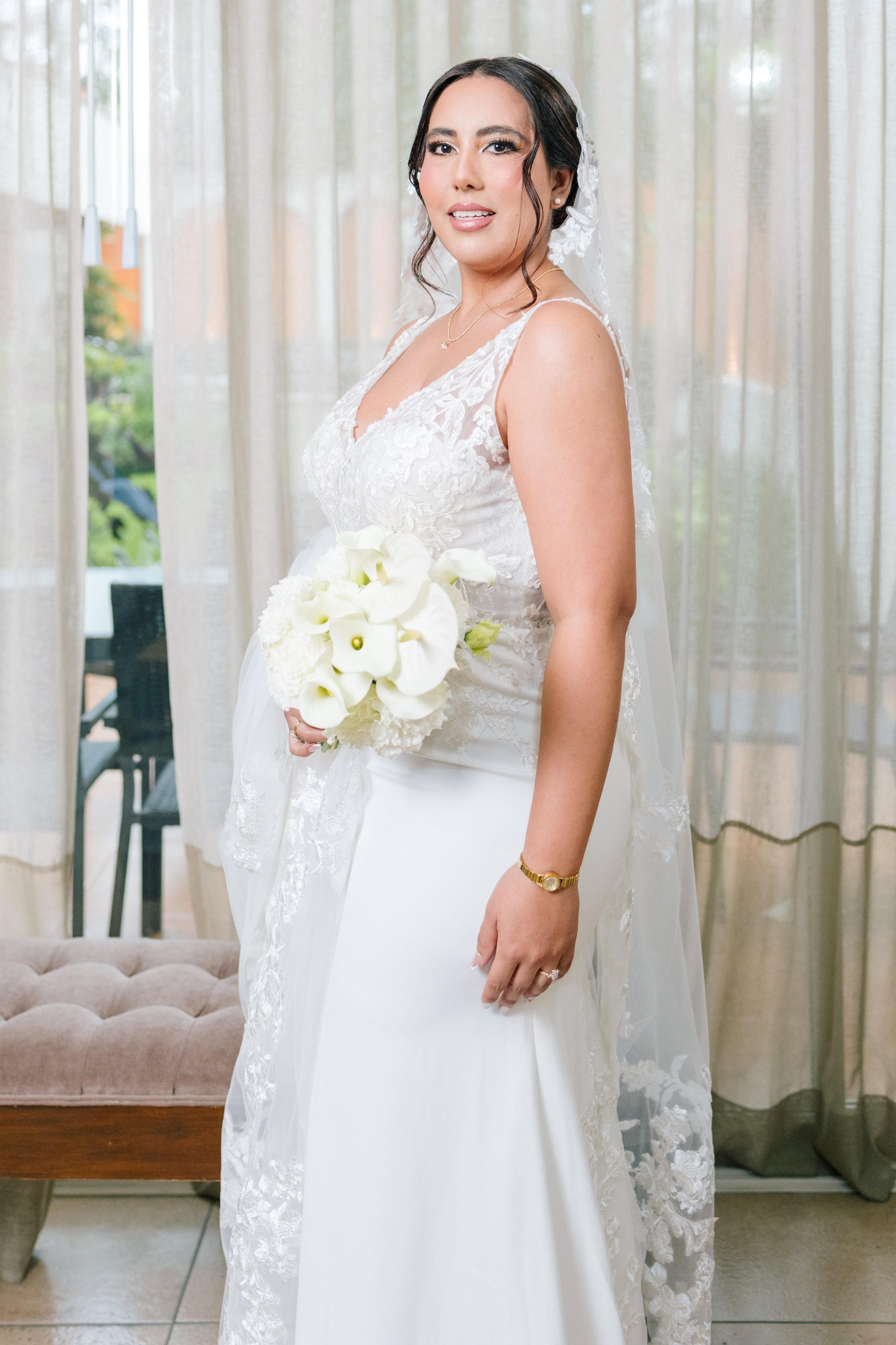 Alejandra y Salvador. Principal