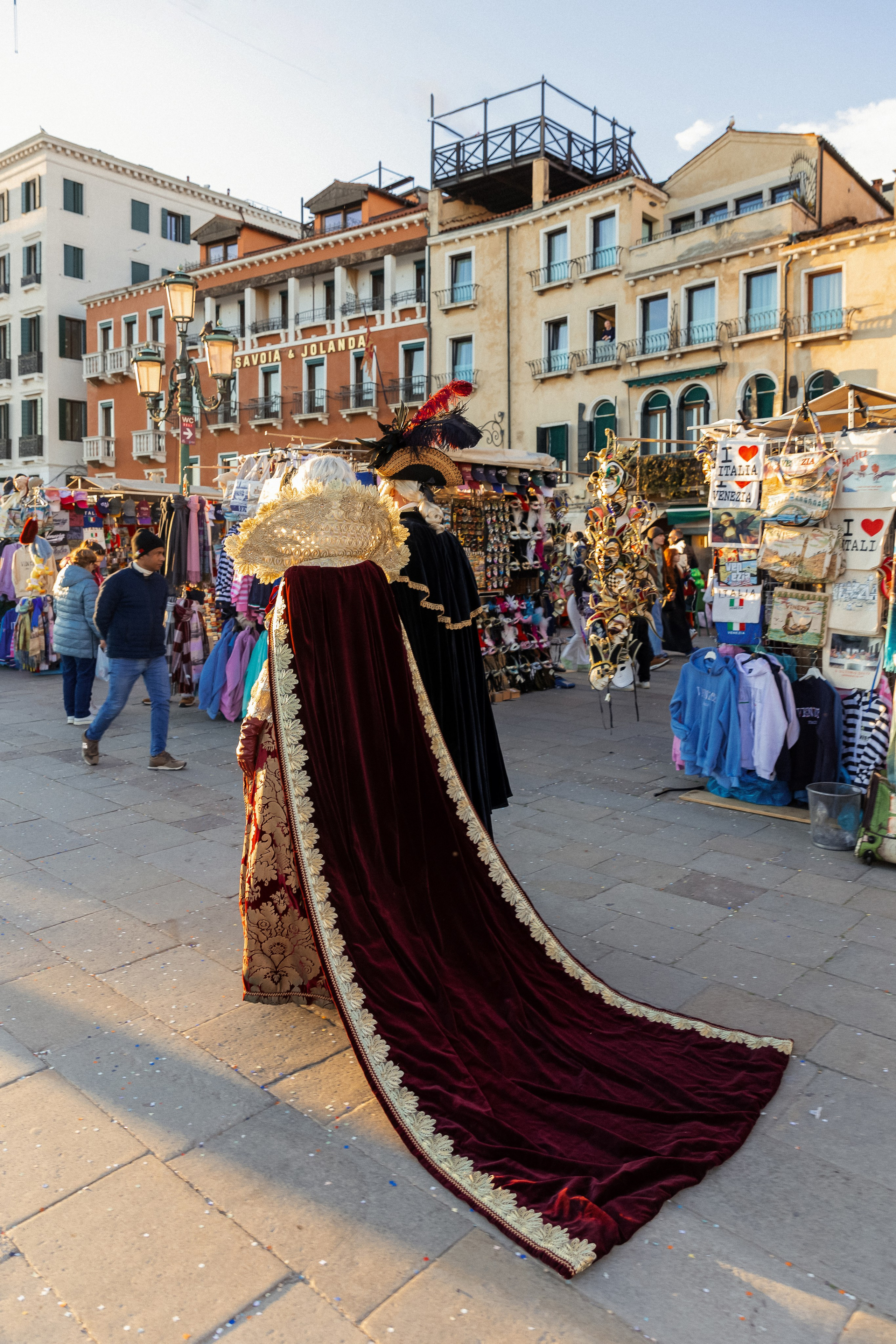 Aleksandr & Ekaterina in venetian carnival