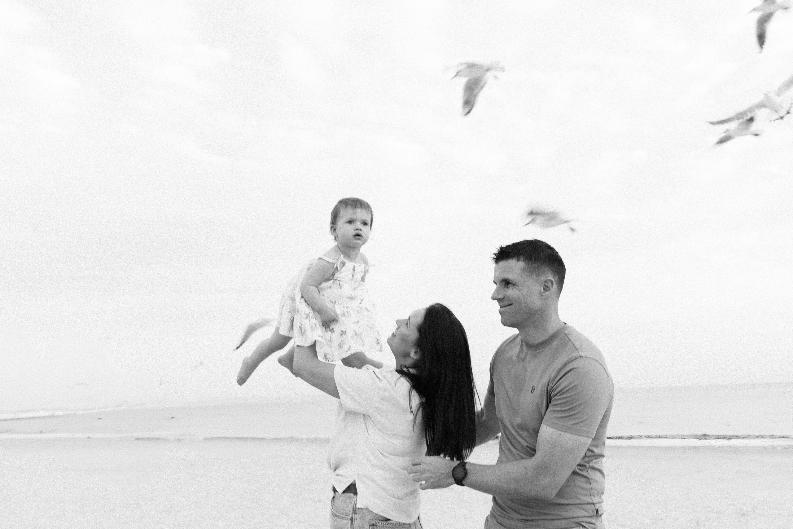 Seagulls and first birthday. Professional Photographer Abu Dhabi, Dubai — Yulia Ismoilova | 2025