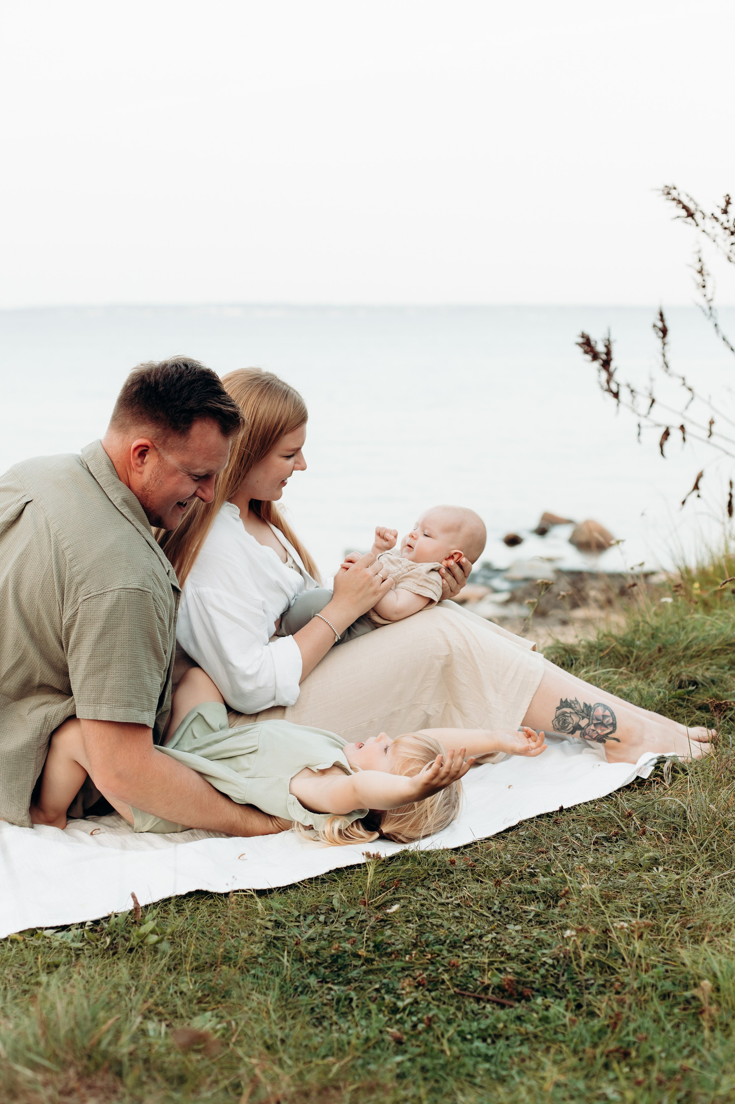 Эвелин, Иван, Саша и Эван. Главная