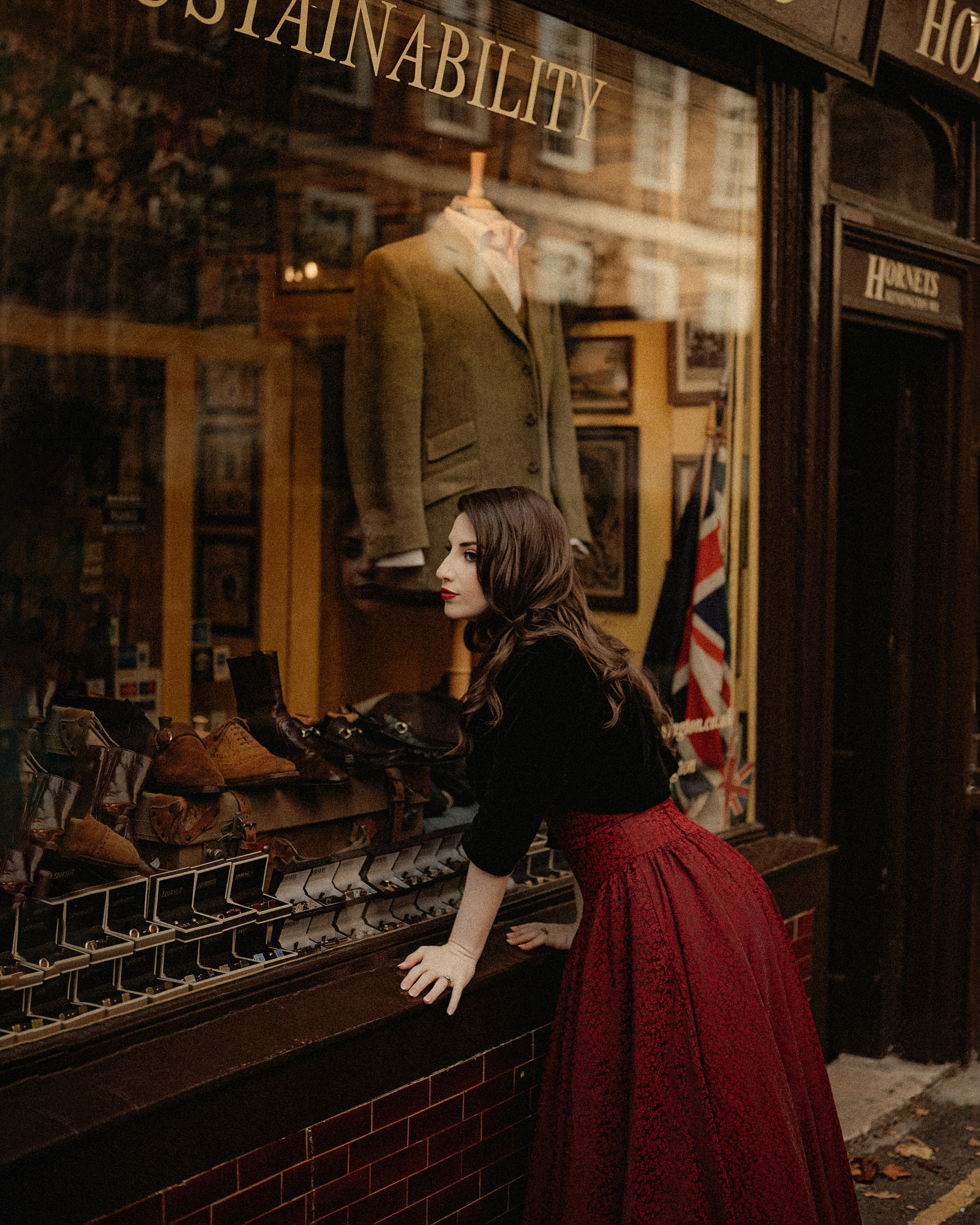 Autumn Vintage Photoshoot in London Kensington. Moth & Moss Photography