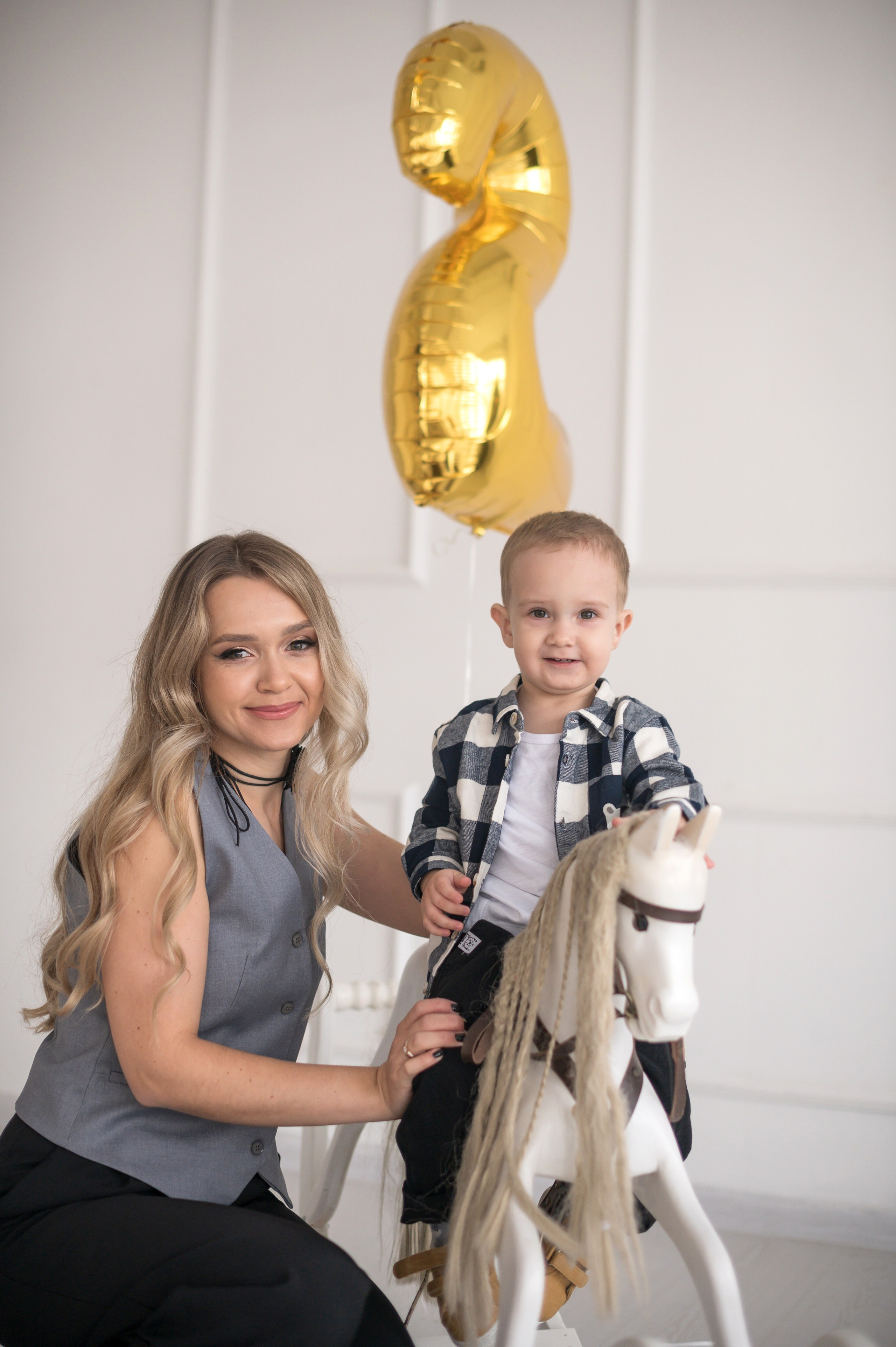 Семейная фотосессия в студии. Семейный и детский фотограф в Минске Надежда Савицкая