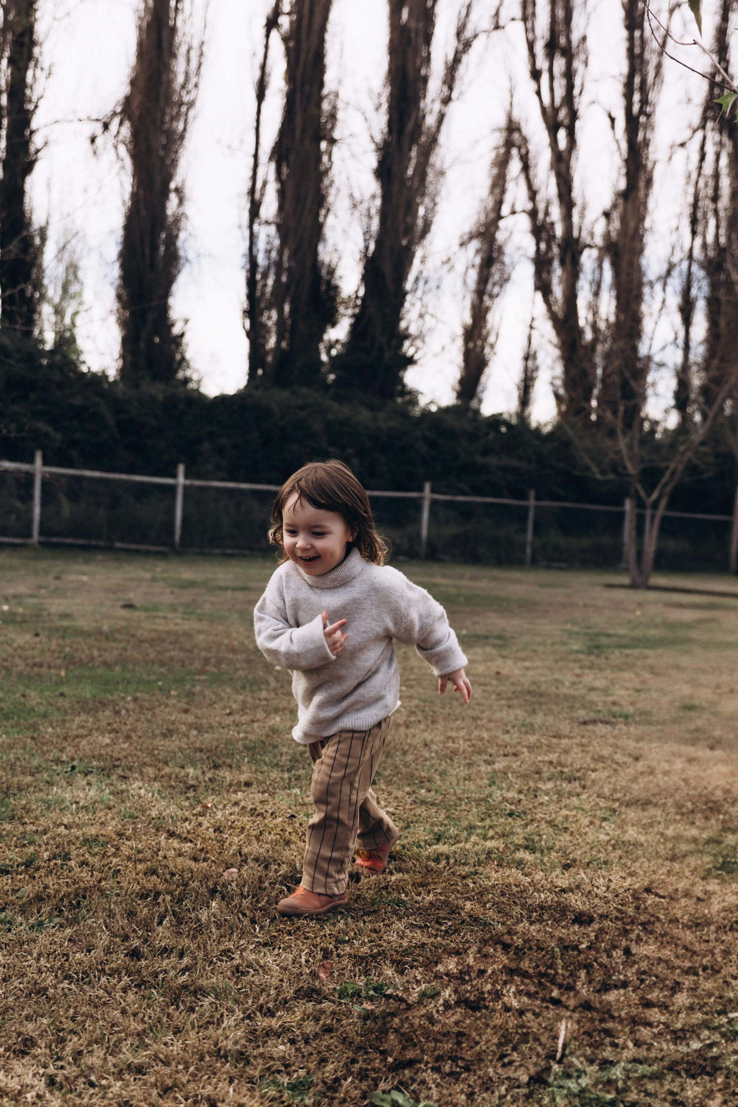 Sesión de fotos familiar en casa — Momentos reales y acogedores. Photographer in Santiago, Chile Anna Almazova