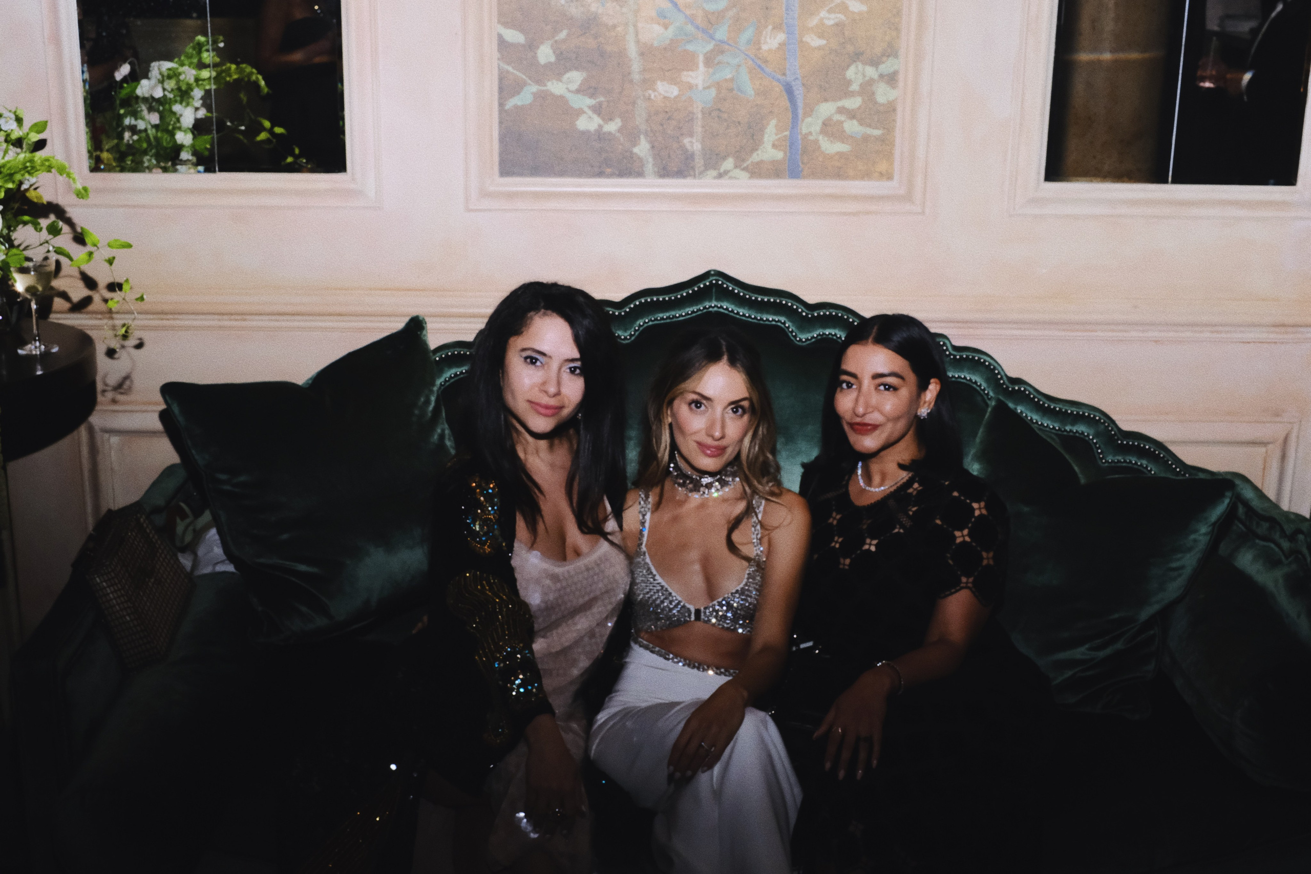 Golnaz & Timothy. New York Photographer Sveta Zemskova, NYC Photo