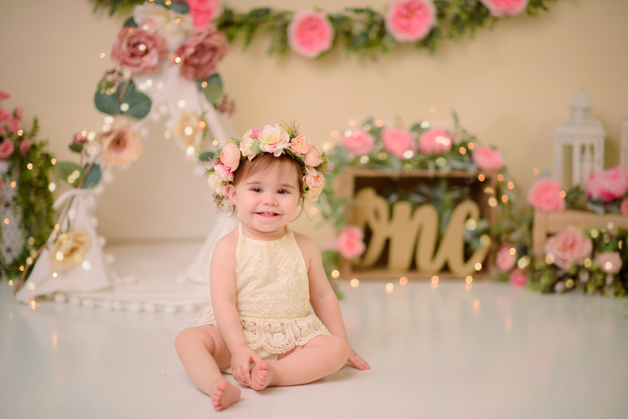 Roseville cake smash. Family photographer in Roseville, Rocklin, Folsom, Sacramento
