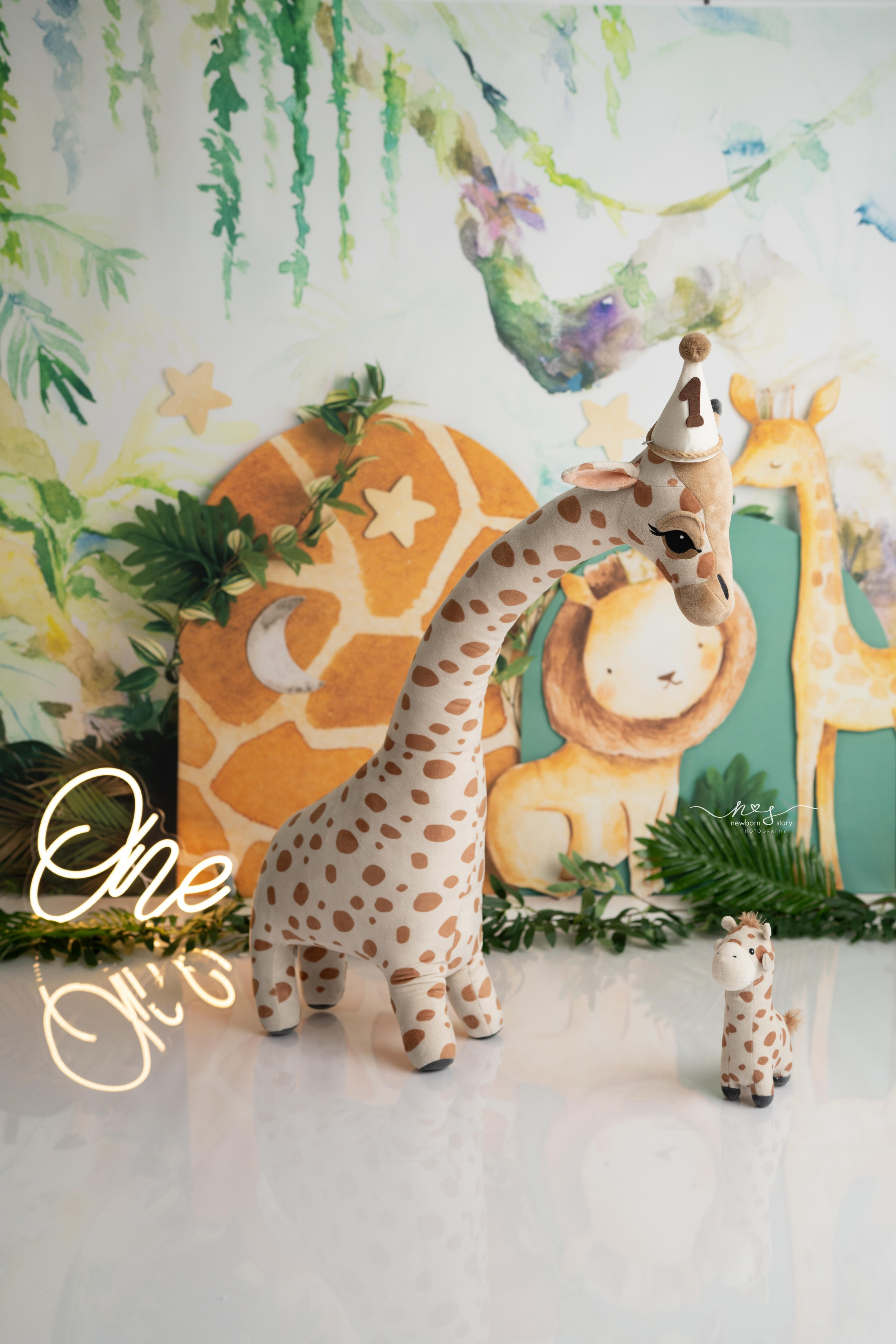 CAKE SMASH PHOTOGRAPHY. Newborn, Sitter and Cake Smash Photographer in Doha, Qatar