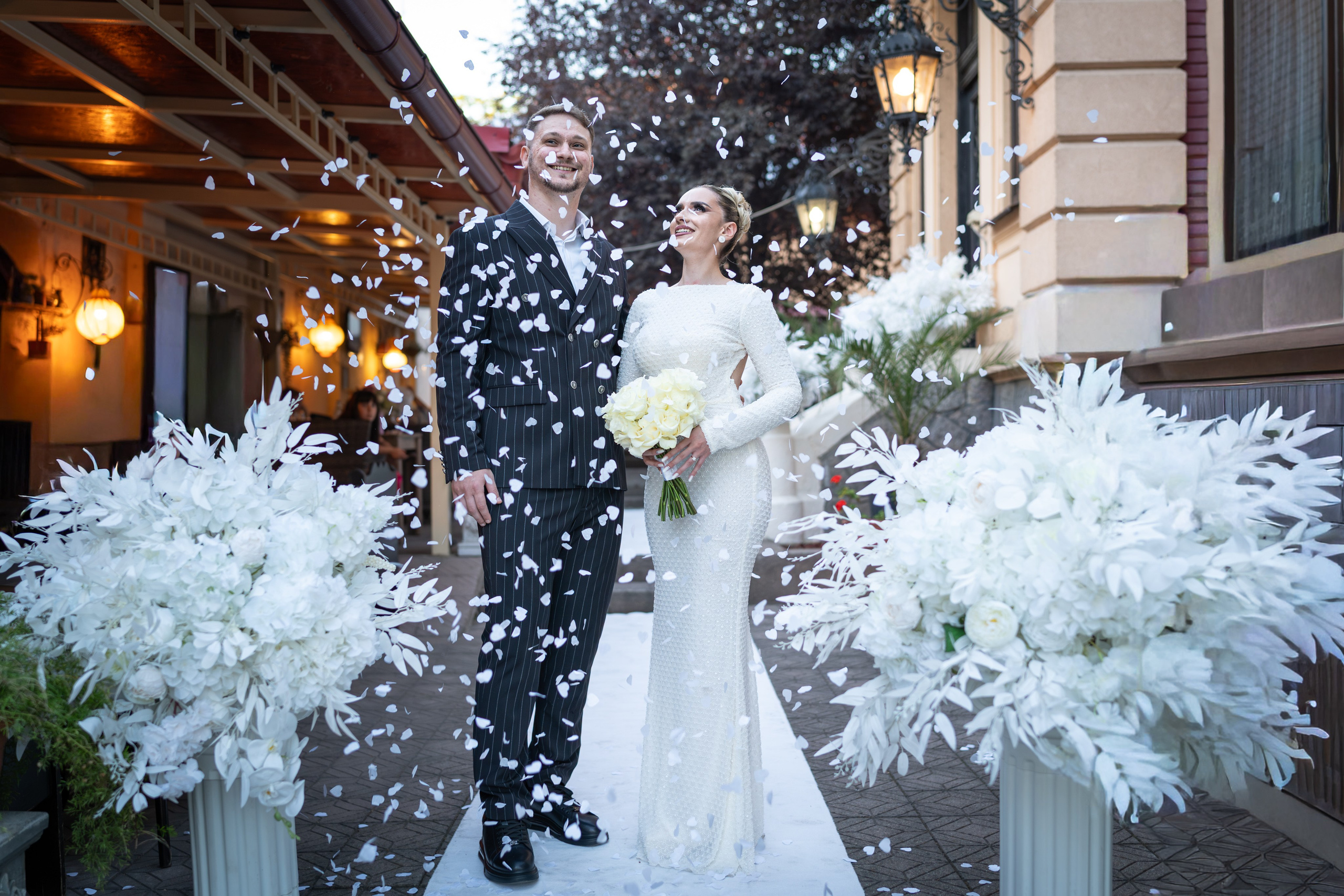 Cununia civilă a lui Tudor și Mădălina – eleganță, emoție și lumină. Event, portrait, and lifestyle photographer