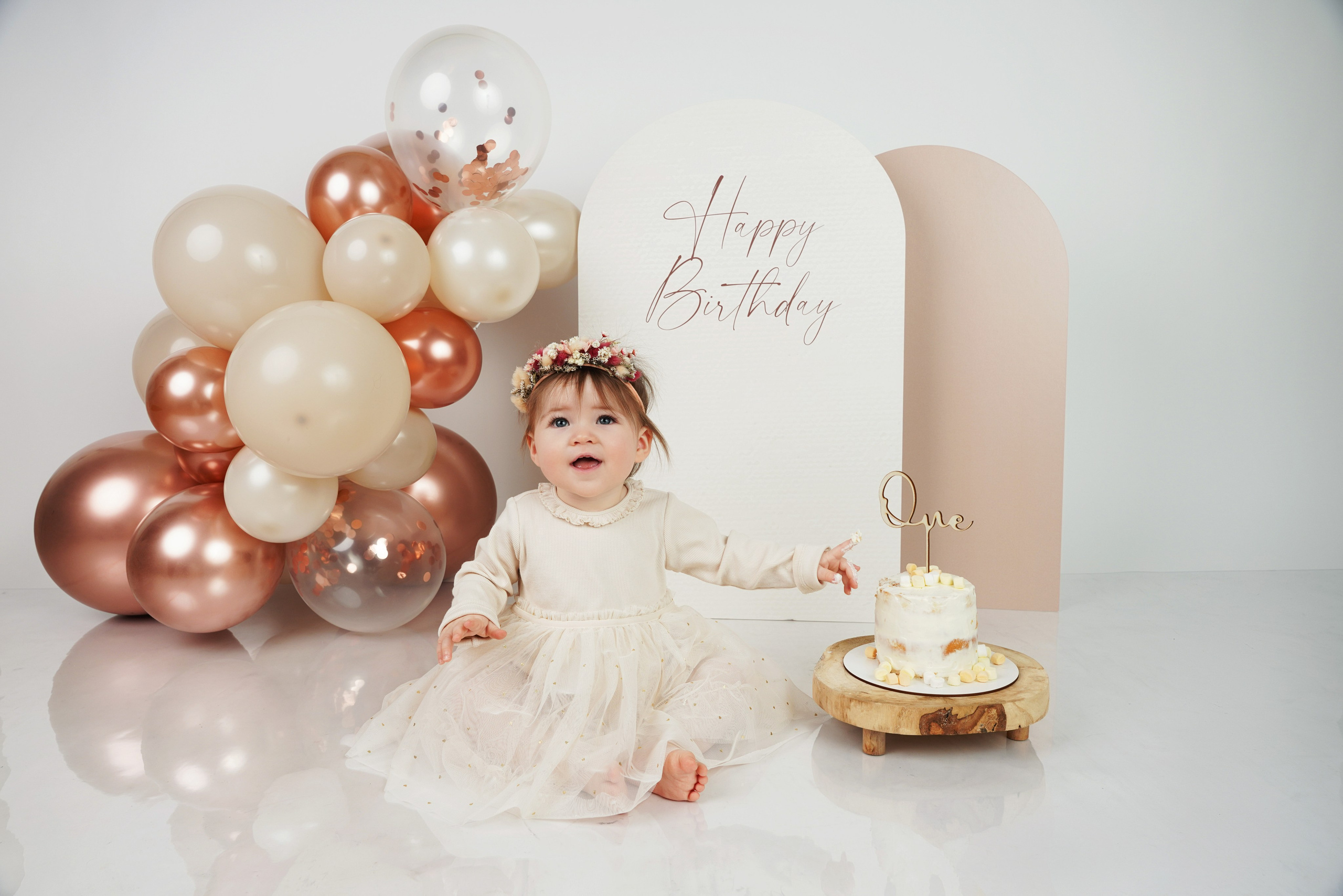 Splash-Seite mit Fotos des Fotografen. Neugeborenenfotografin und Retoucher in Augsburg Nastassia Schneider