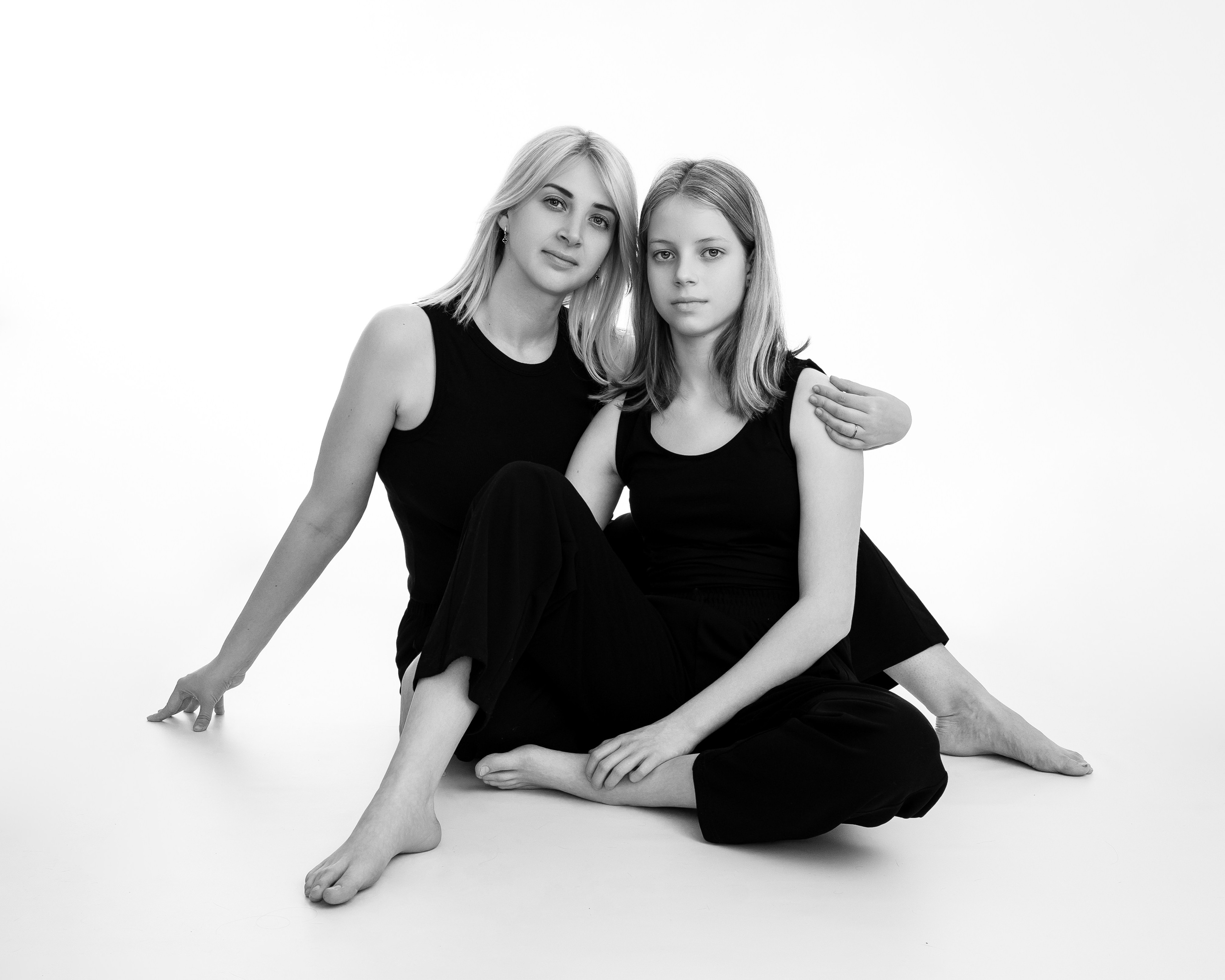 Анастасия и Каролина. Sākums