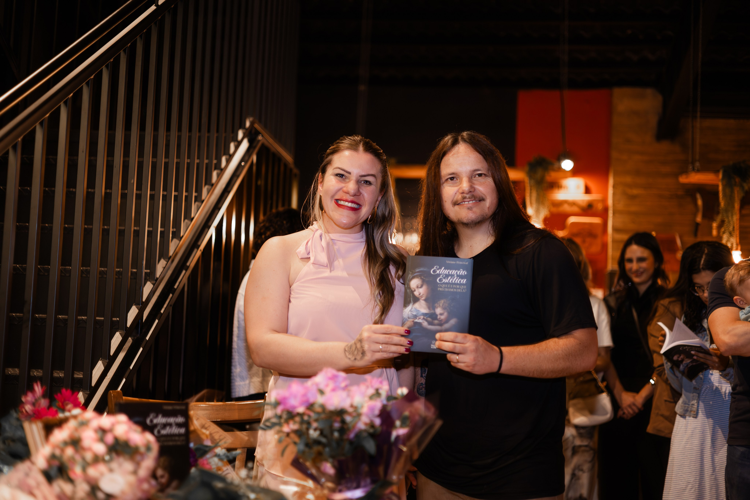 Lançamento de Livro Vivi Princival