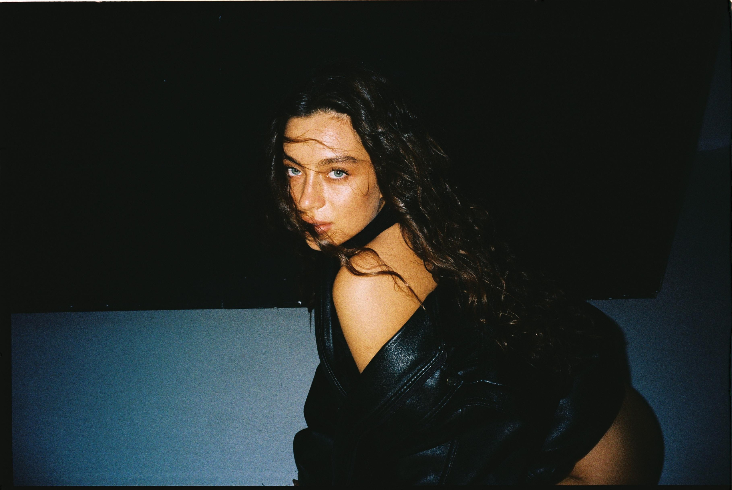 LEE. Photographer Inna Mendelson