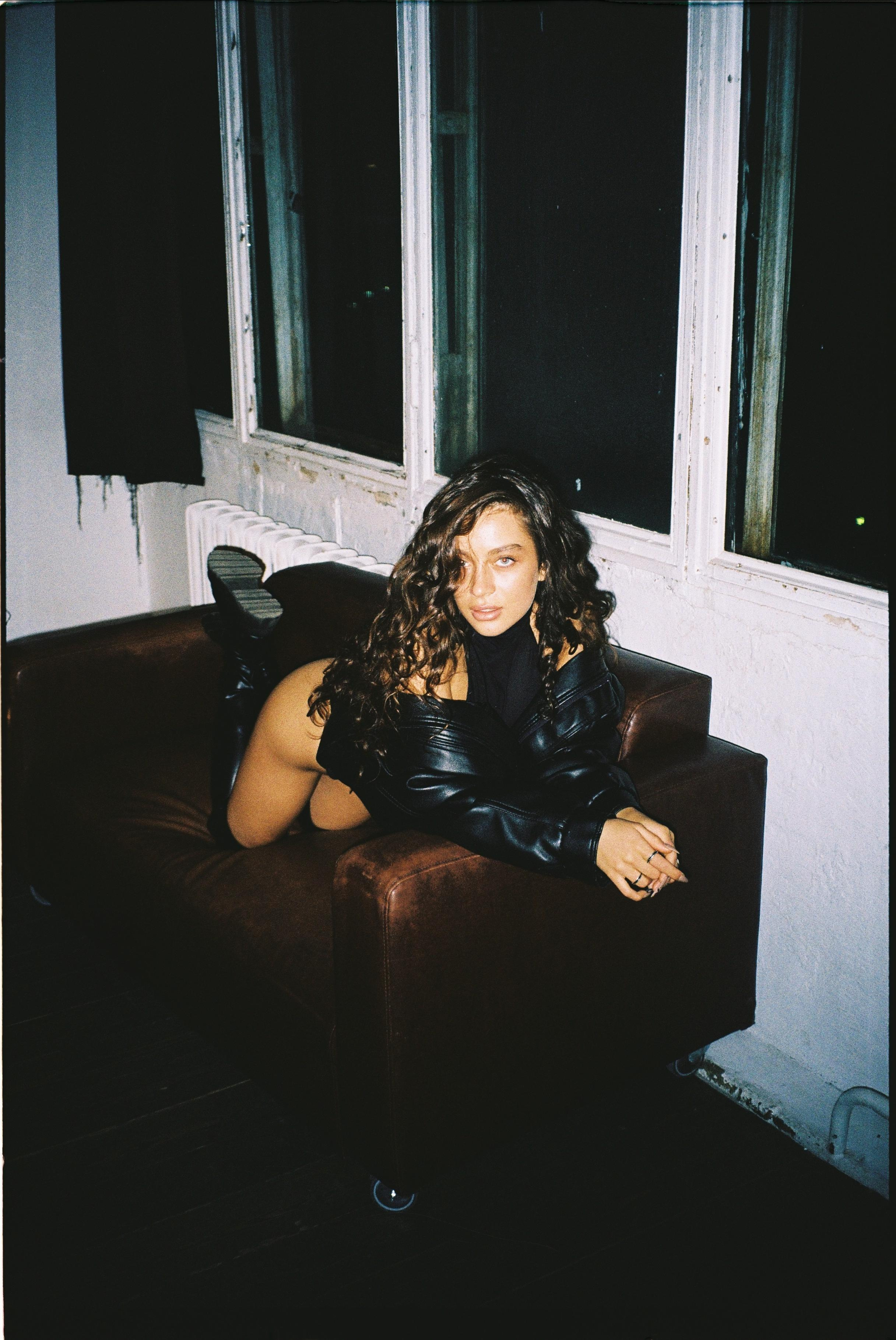 LEE. Photographer Inna Mendelson