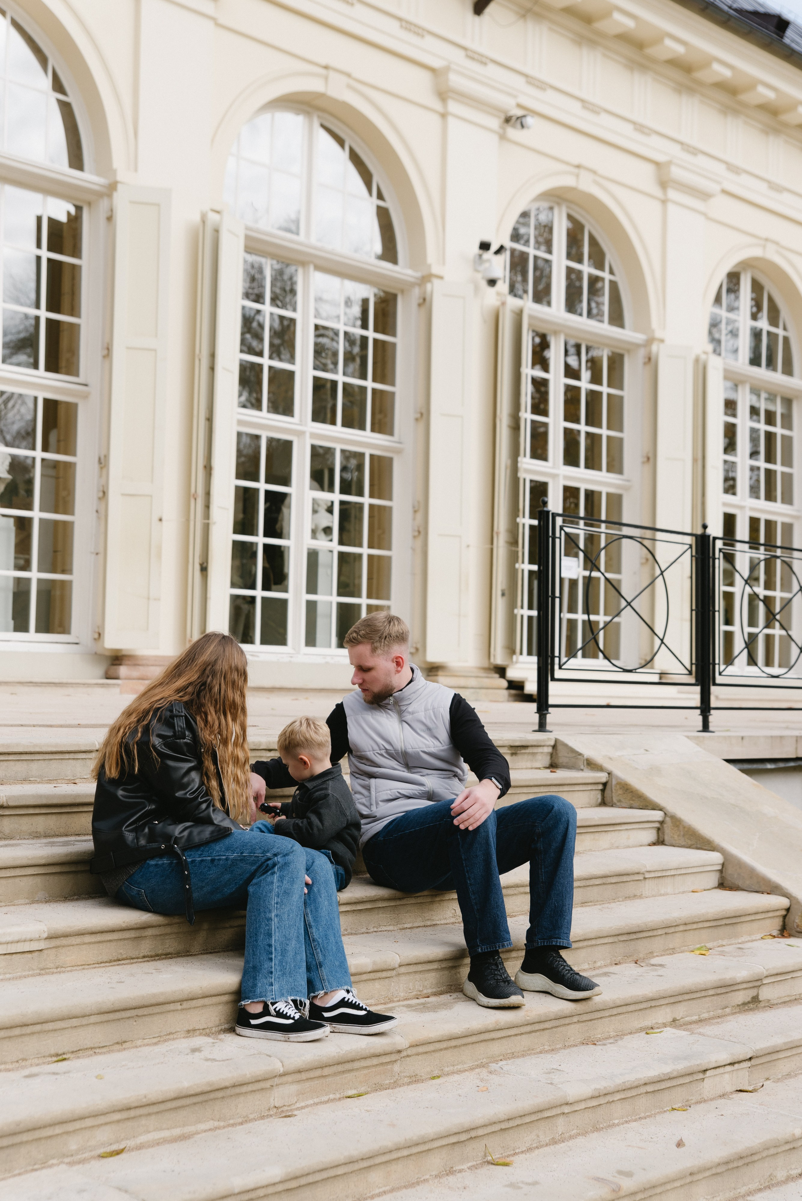 Sesja rodzinna Hanna, Vlad & Matvei. Eugene Save – Fotograf Ślubny i Rodzinny | Warszawa i Cała Polska