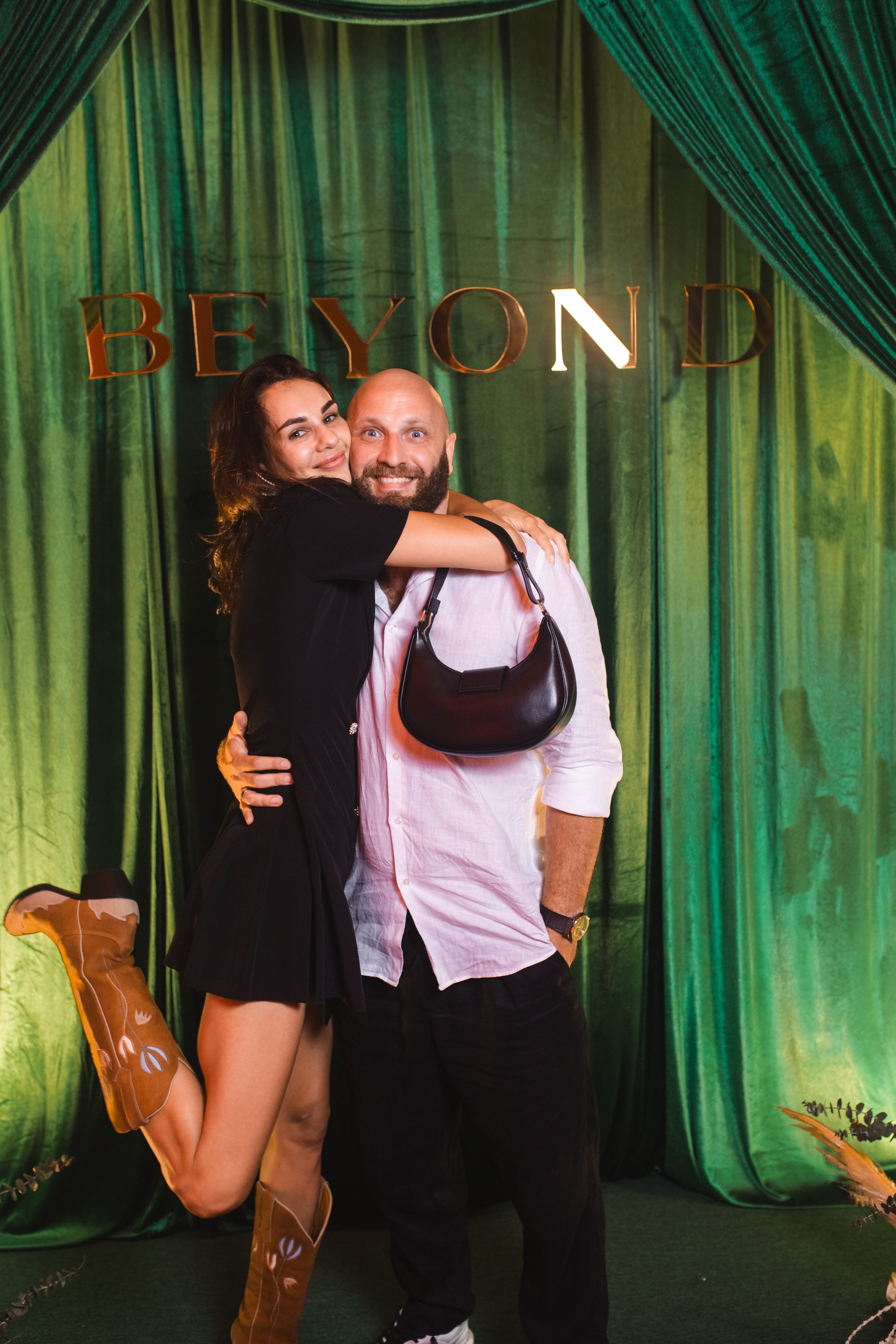 Презентация консъерж сервис Beyond. Individual and couple Photographer in Bali — Bali Dream Photo