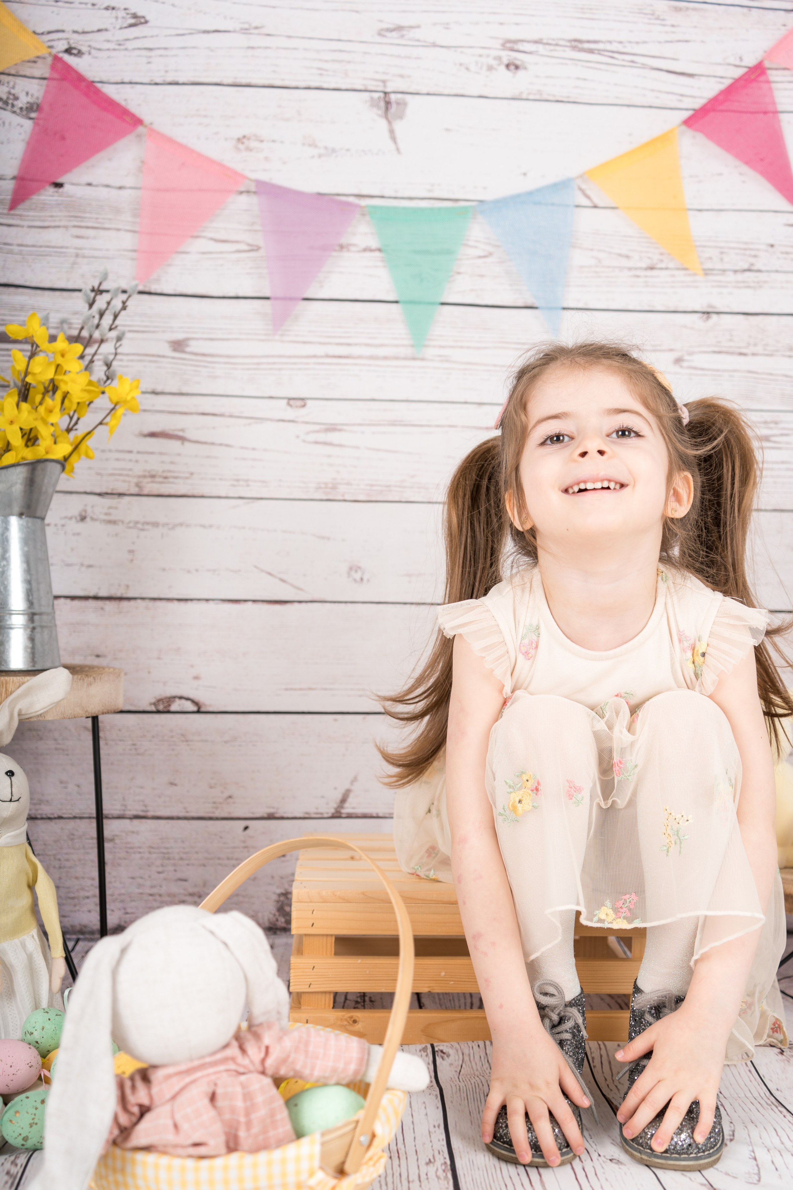 Mini-sesiuni foto de Paște 2026. Fotografie de familie