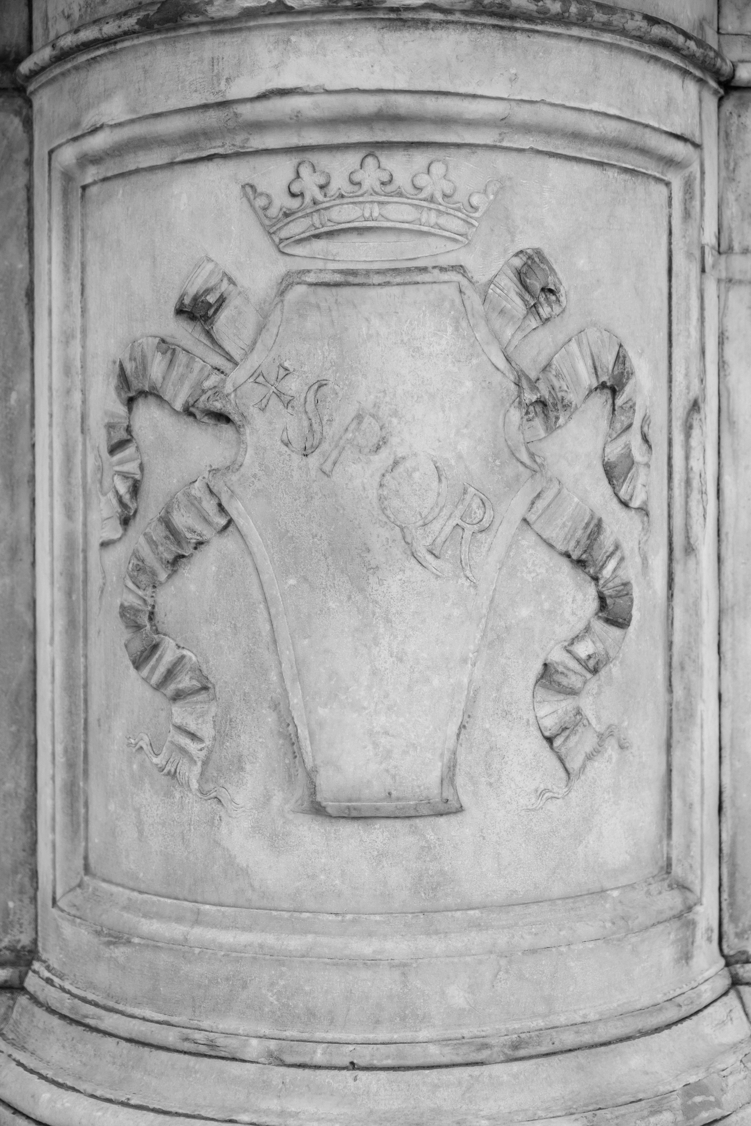 Elopement in Rome. Wedding Photographer Rome Tuscany Como Sicily Puglia Amalfy Italy- Oksana Savenchuk