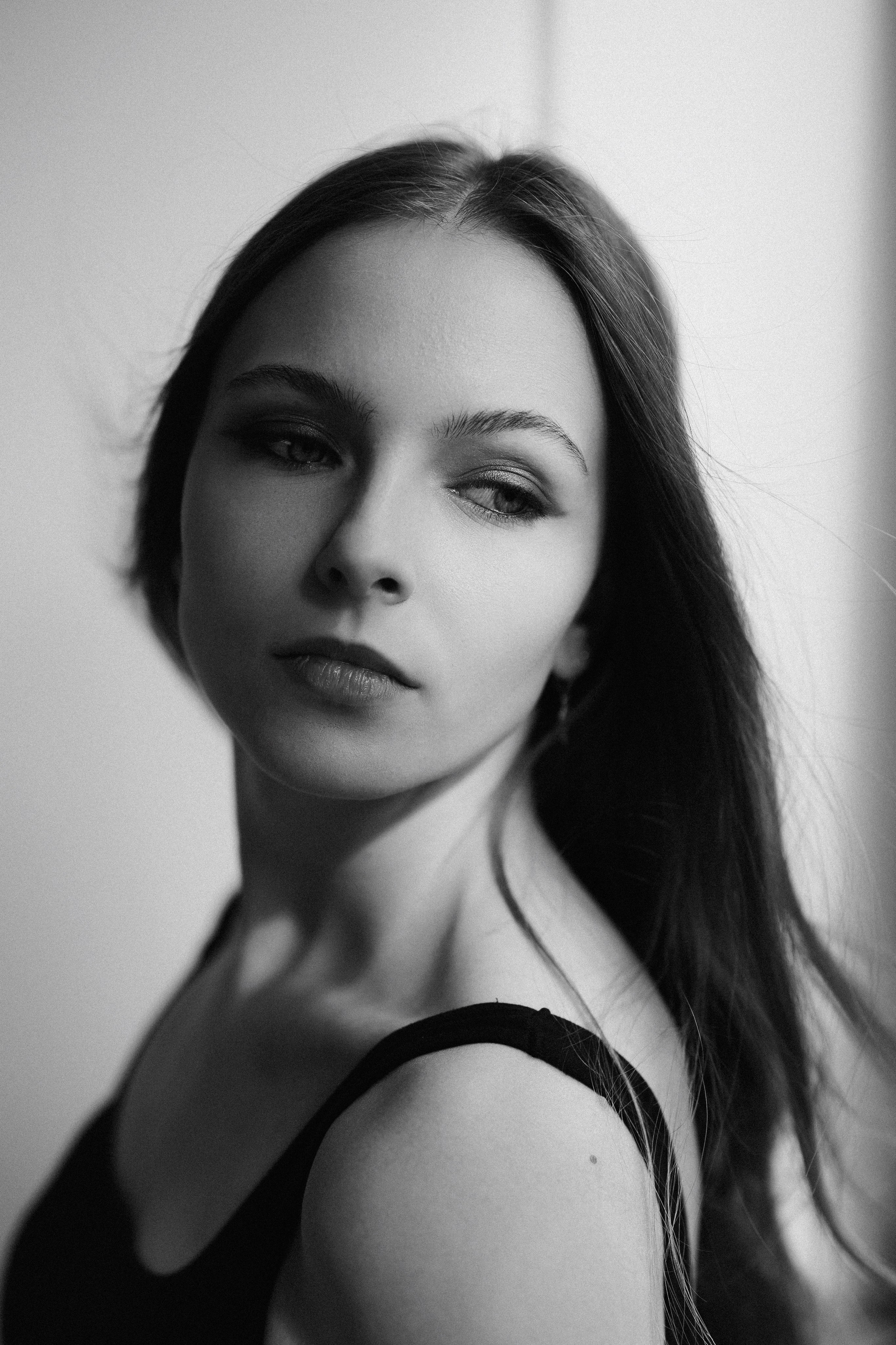 Black & White Studio Series. Кристина Кожельцова — чёрно-белая портретная фотография в Лейпциге. Германия
