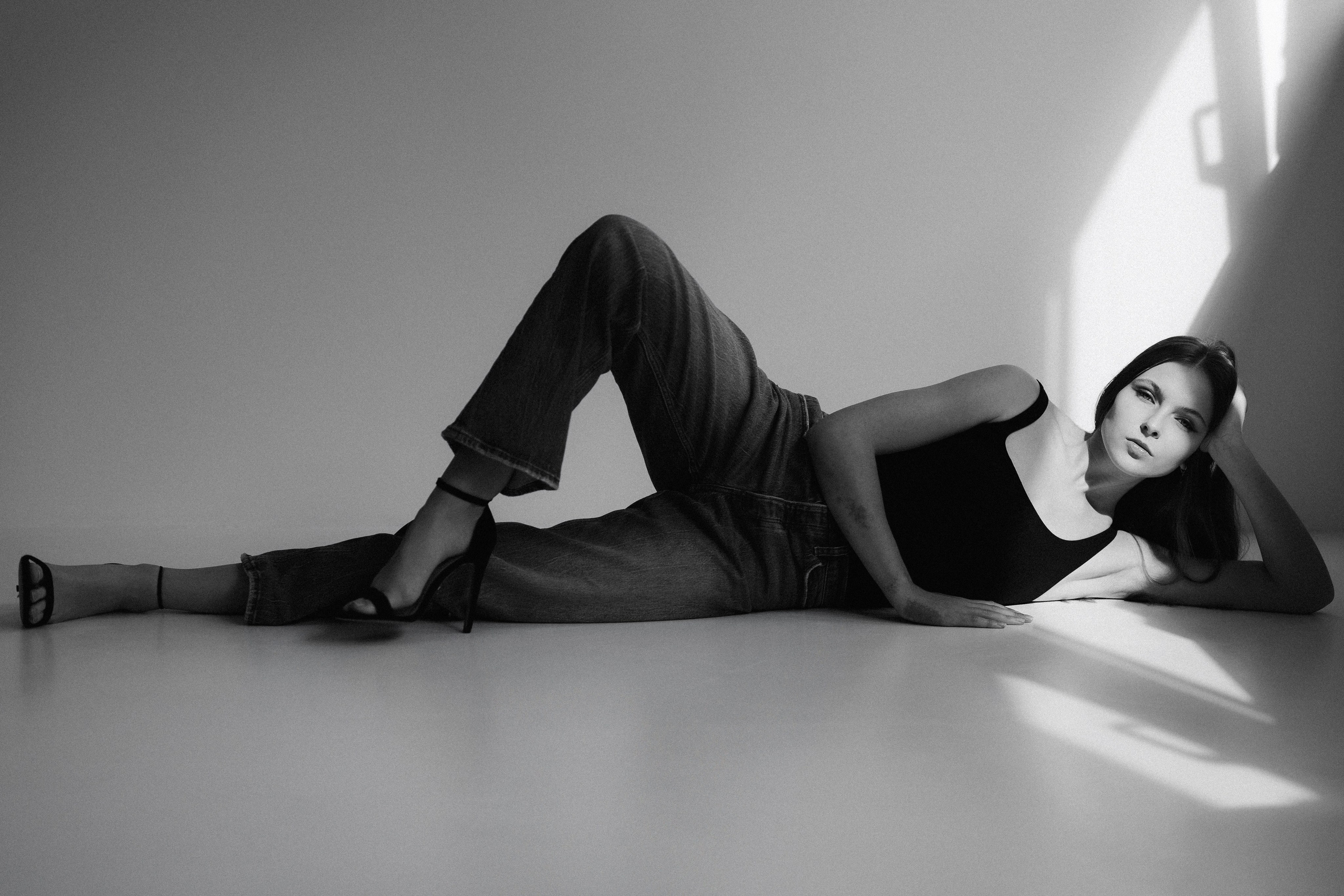 Black & White Studio Series. Кристина Кожельцова — чёрно-белая портретная фотография в Лейпциге. Германия