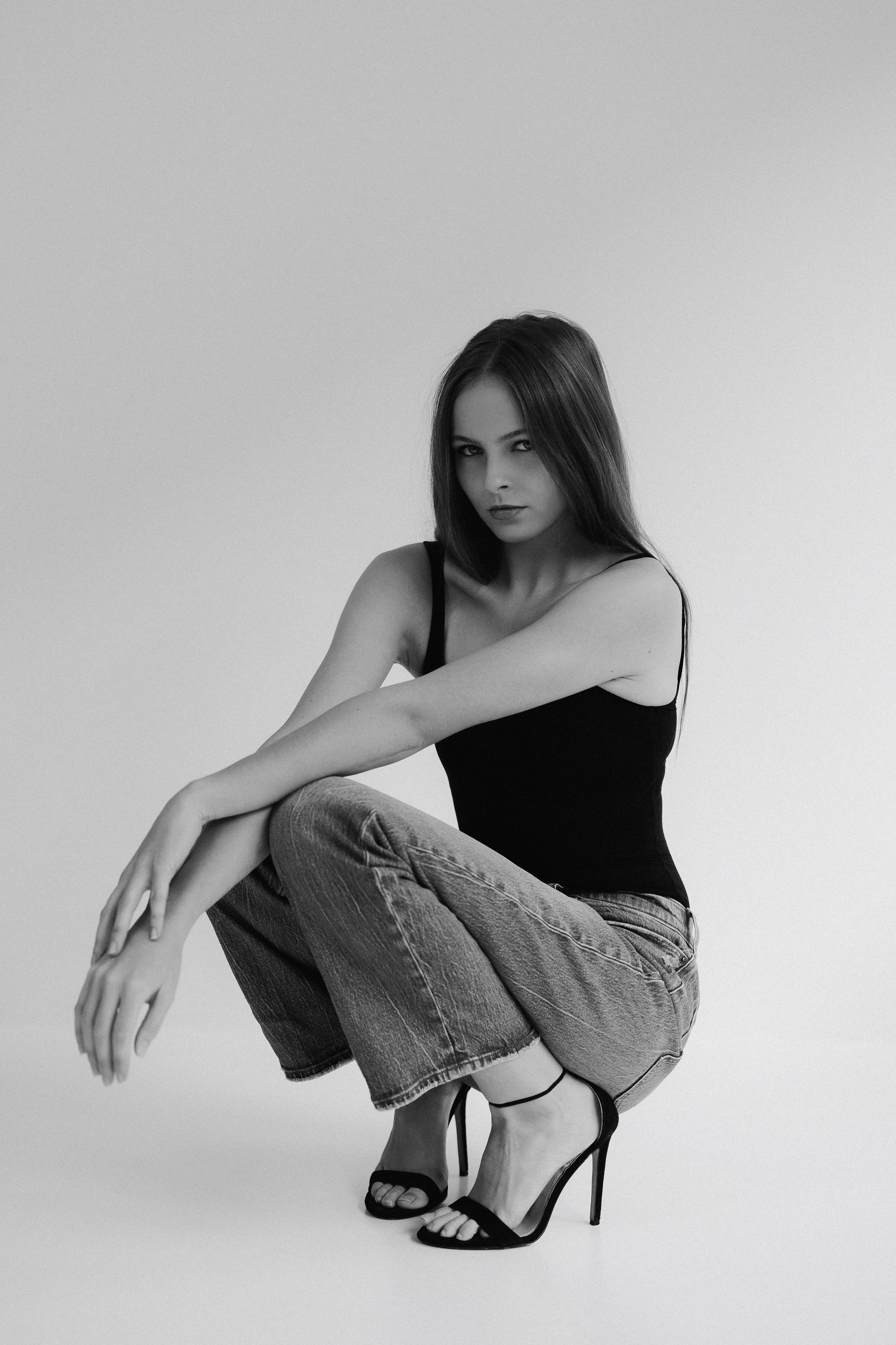 Black & White Studio Series. Кристина Кожельцова — чёрно-белая портретная фотография в Лейпциге. Германия