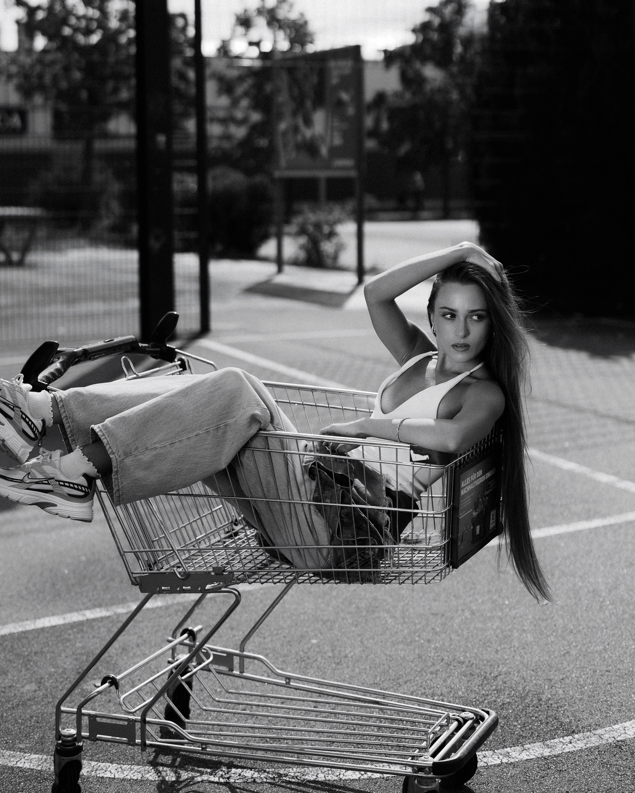 Off Court | Black & White Fashion Portraits in Leipzig. Кристина Кожельцова — чёрно-белая портретная фотография в Лейпциге. Германия