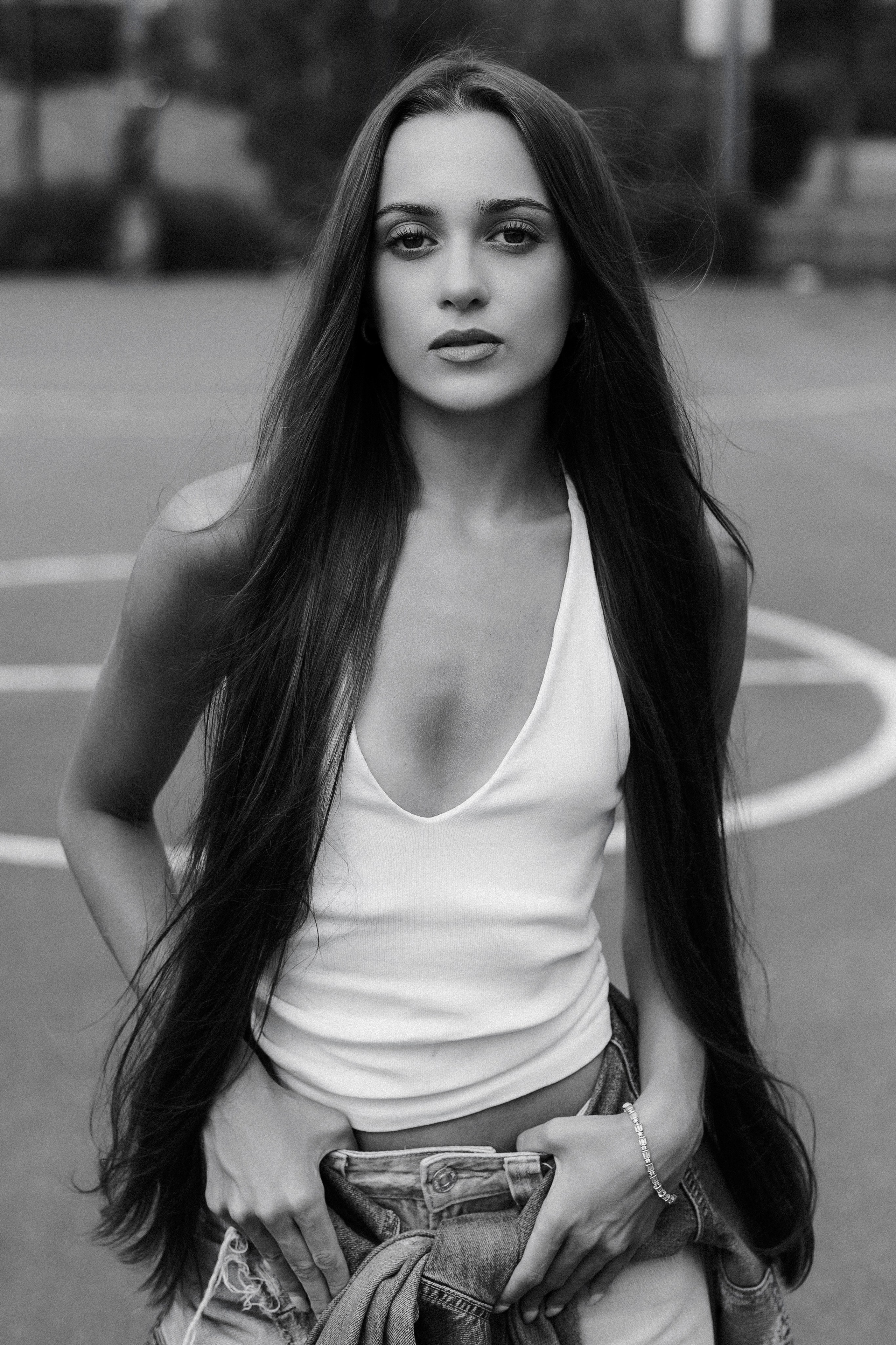 Off Court | Black & White Fashion Portraits in Leipzig. Кристина Кожельцова — чёрно-белая портретная фотография в Лейпциге. Германия