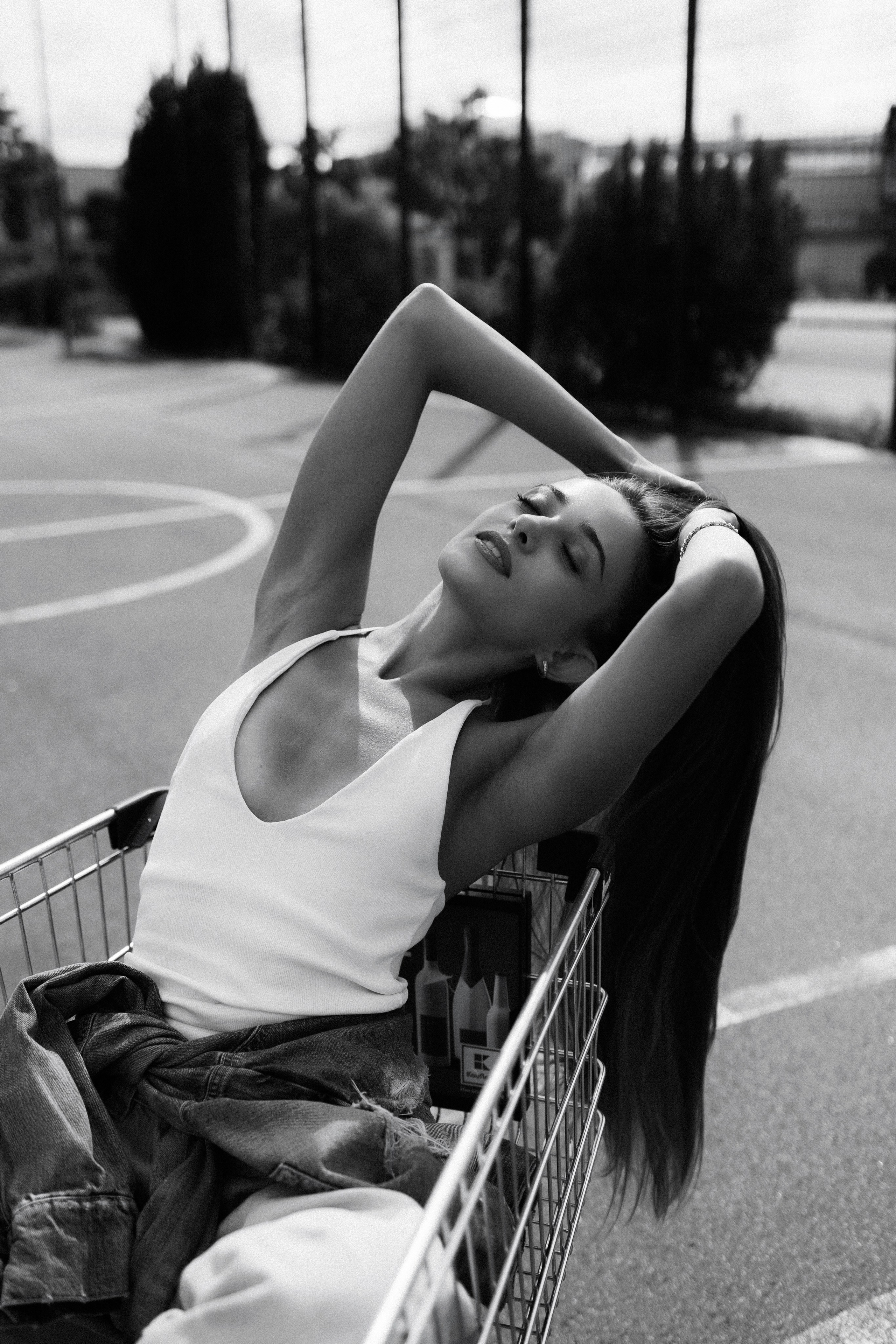 Off Court | Black & White Fashion Portraits in Leipzig. Кристина Кожельцова — чёрно-белая портретная фотография в Лейпциге. Германия