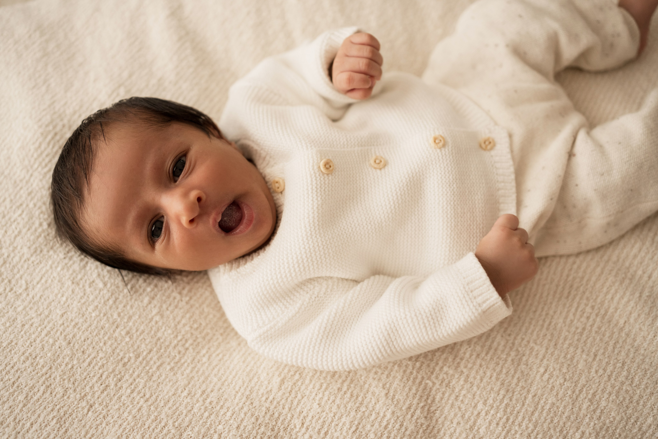 First moments of love. Angela Iakovleva — Family Photographer in Dubai