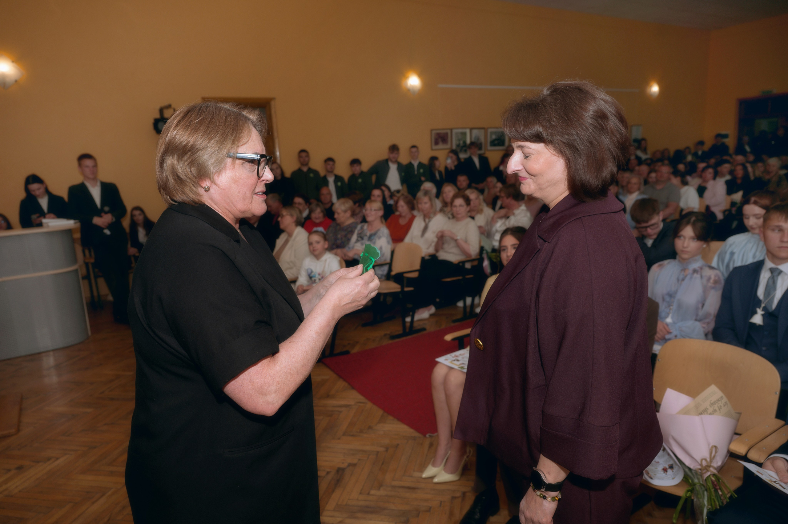 Paskutinis skambutis Joniškėlyje. Vestuvių fotografė Santa Jonuškė | Šiaulių apskritis, Panevėžio apskritis ir visa Lietuva