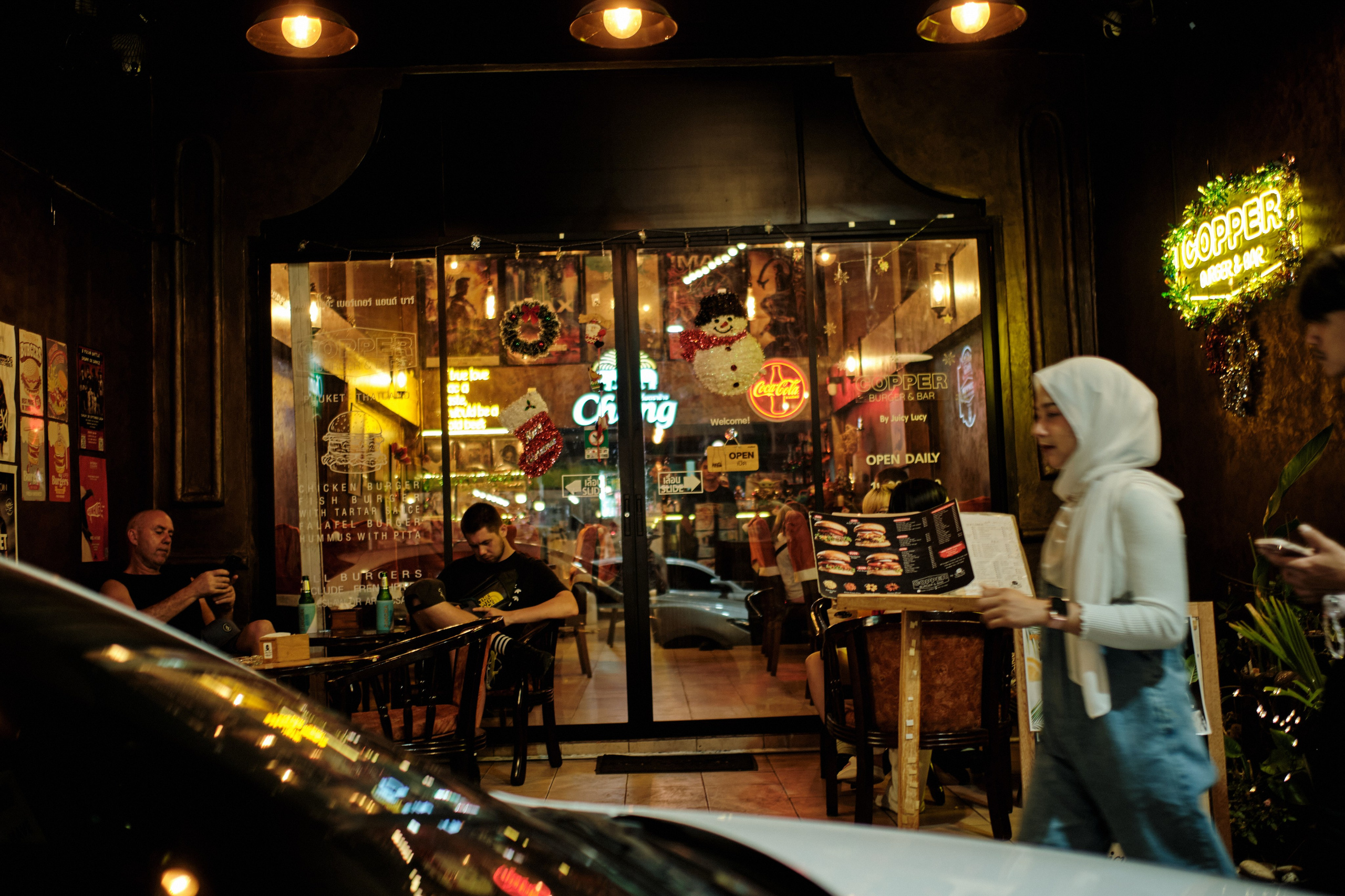 Phuket streets. New year. Portrait photographer Alena Novgorodtseva