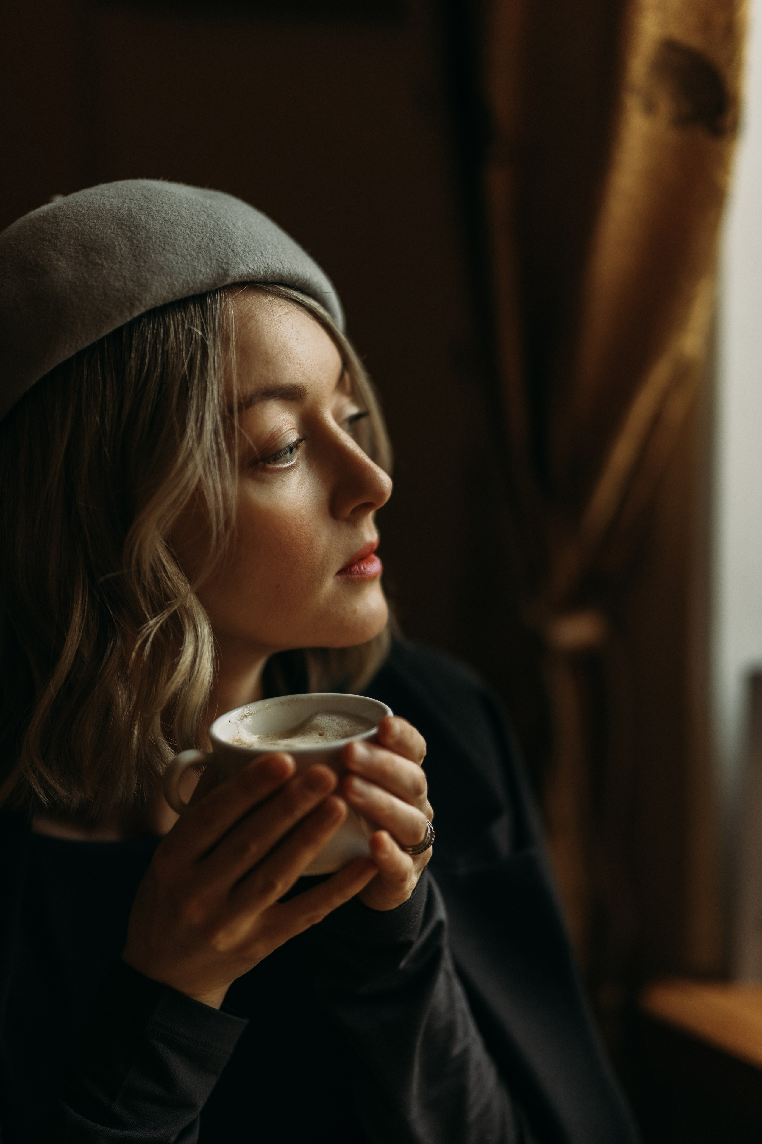 Woman phoshoot. Wedding and potrait photographer in Helsinki Vickan O