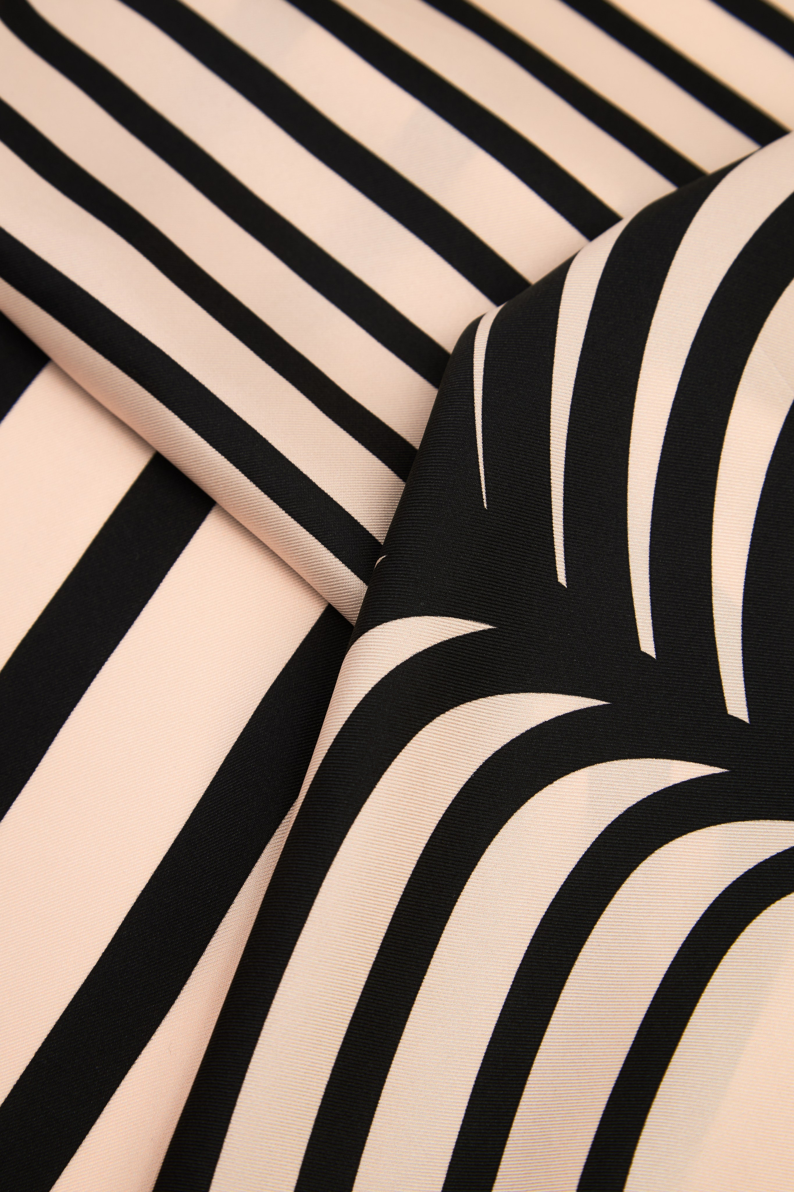 Головные уборы. Предметная фотосъемка в Алматы. Студия фото и видео съемки товаров