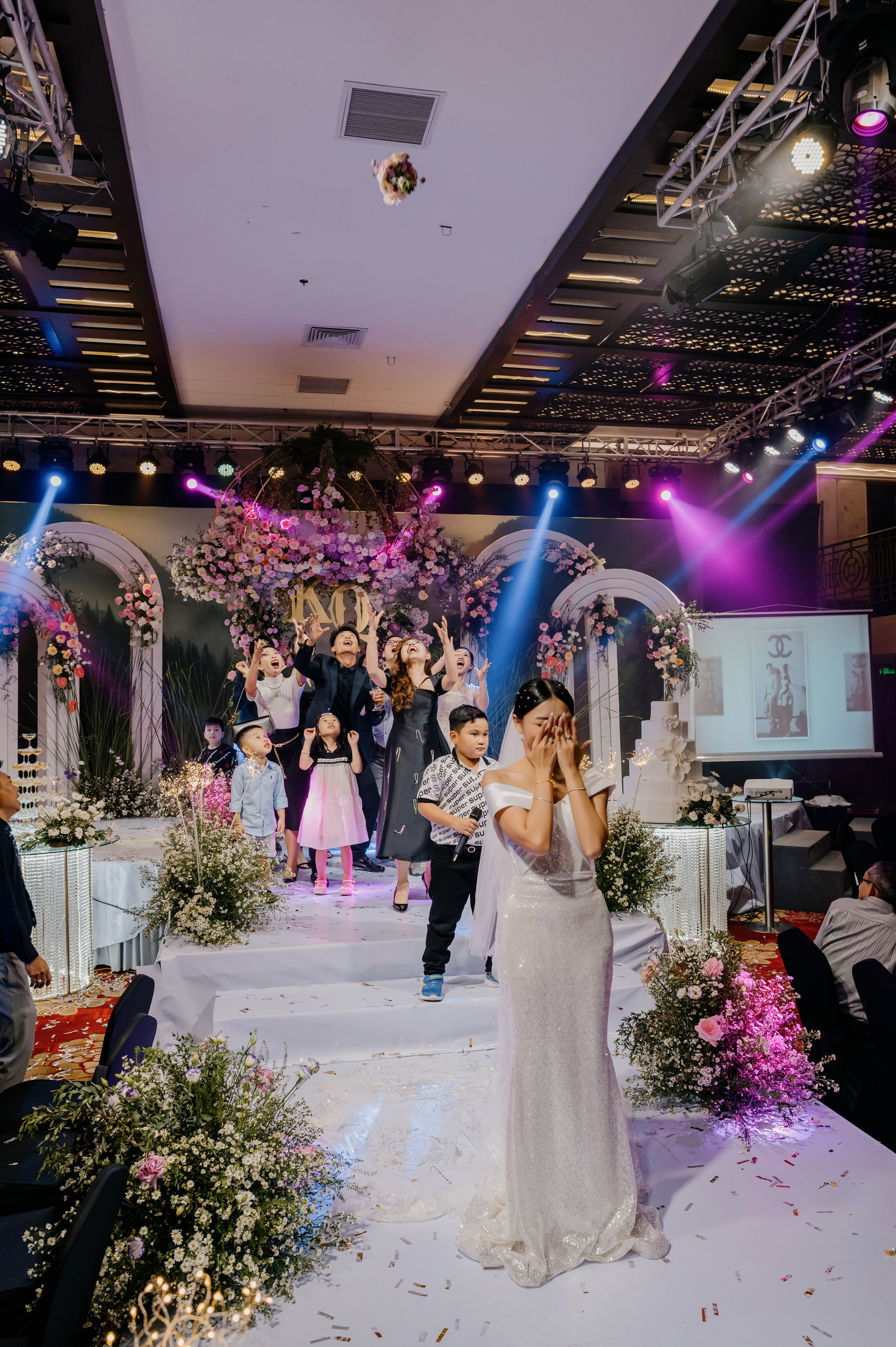 KHANG & QUYEN / Lavela Hotel. Saigon Wedding Present | Art Beyond Moments
