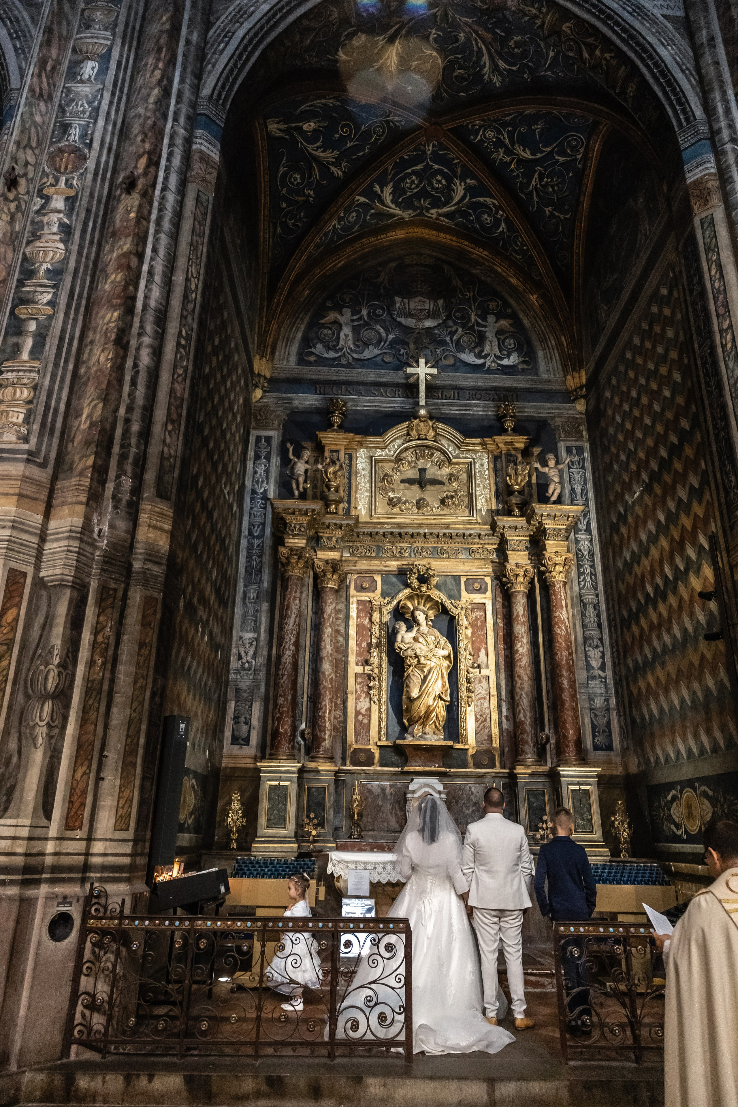 Свадебные фотосессии на юго-западе Франции, запечатленные через свет, эмоции и подлинные моменты. Евгения Смирнова — фотограф в Тулузе и юго-западной Франции