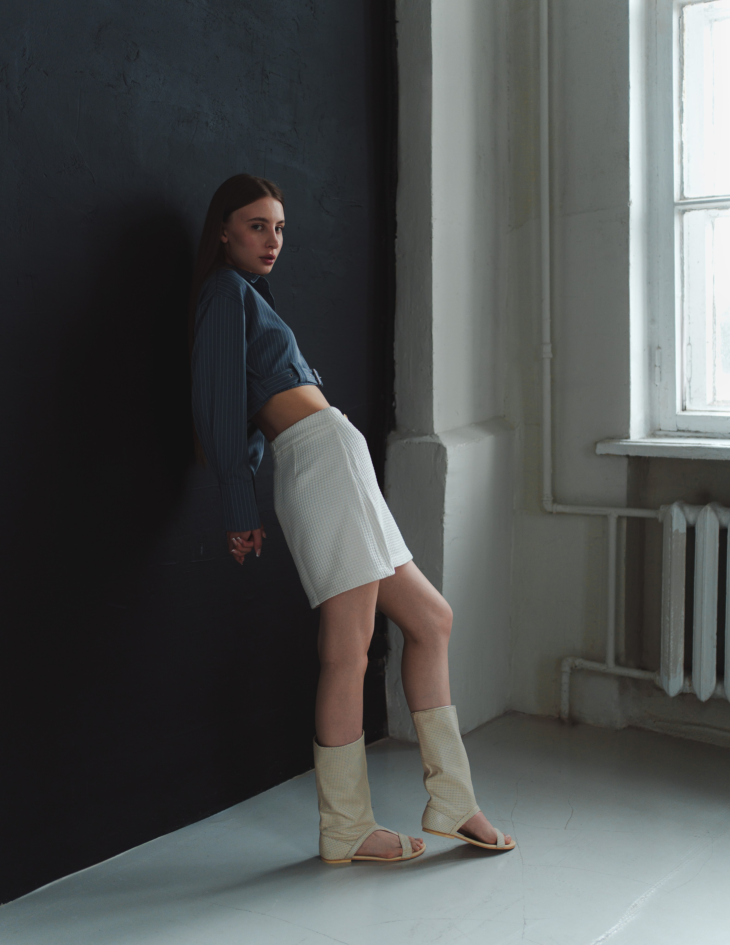 #EFE Light corner. Alisha Geva | Contemporary fashion women’s portrait Dubai