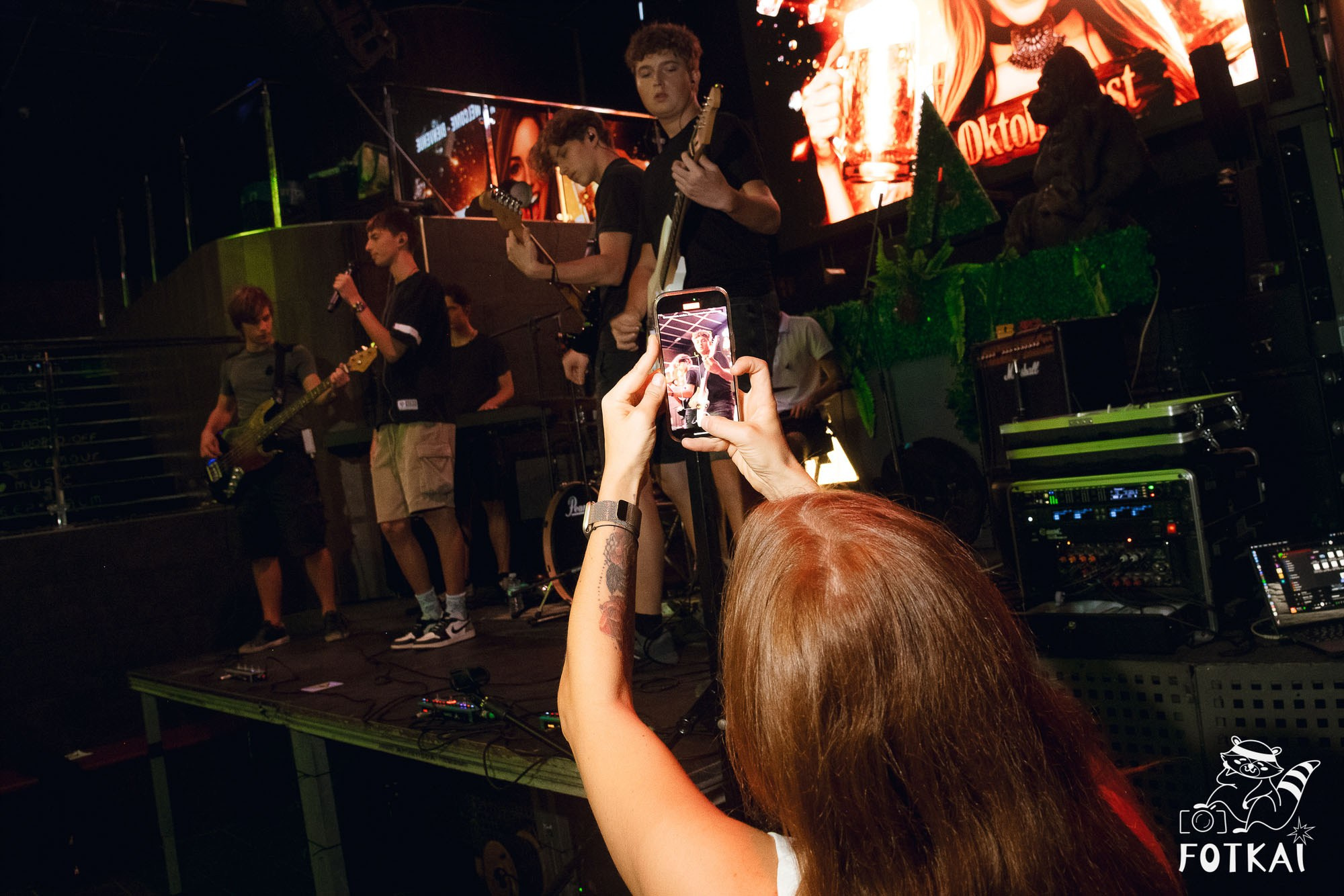 Oktoberfest Torrevieja 2025 в Avalon — Stones of the Coast, живая музыка и рок-атмосфера | Фоторепортаж FOTKAI