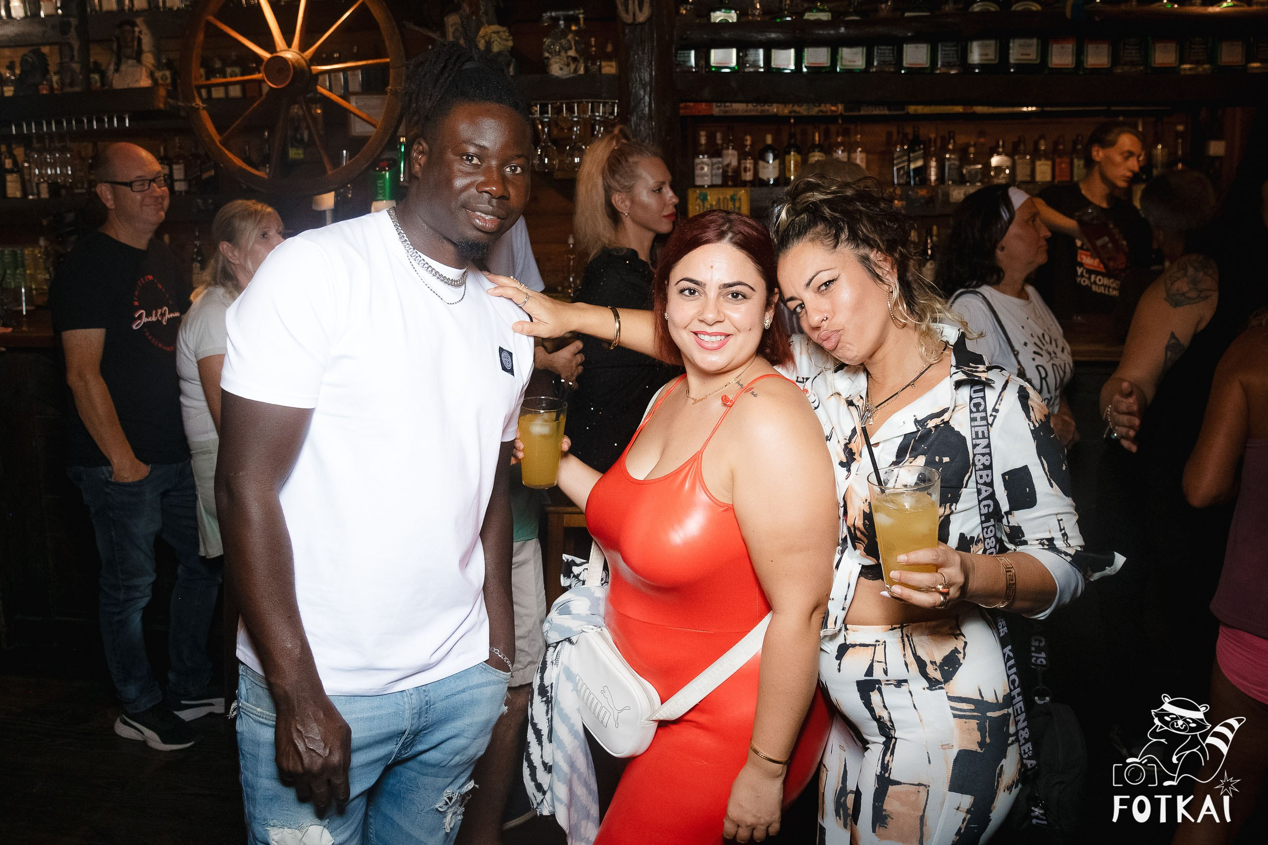 El Paso Rock Bar Torrevieja: Reportaje fotográfico 03.10.25 | FOTKAI