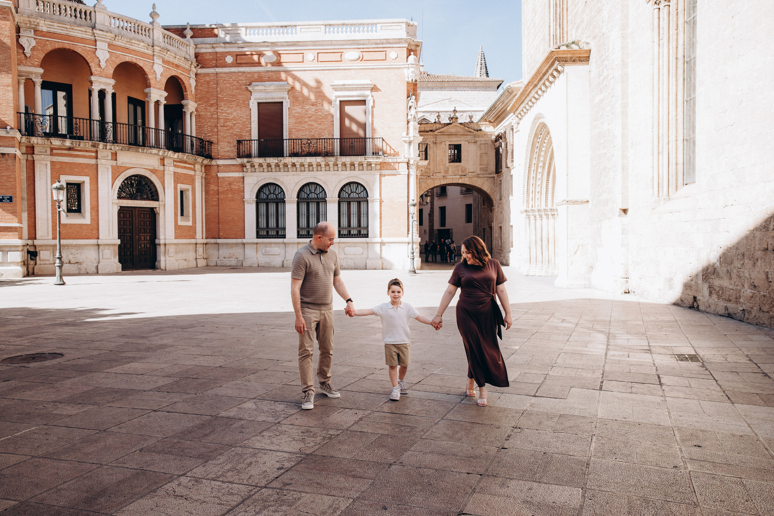 Fotografía Familiar por Julia Gnatenko | Sesiones de Fotos en Valencia, Alicante, Barcelona, España. Julia Gnatenko — Fotógrafa en Valencia, Alicante, Barcelona, España y Europa