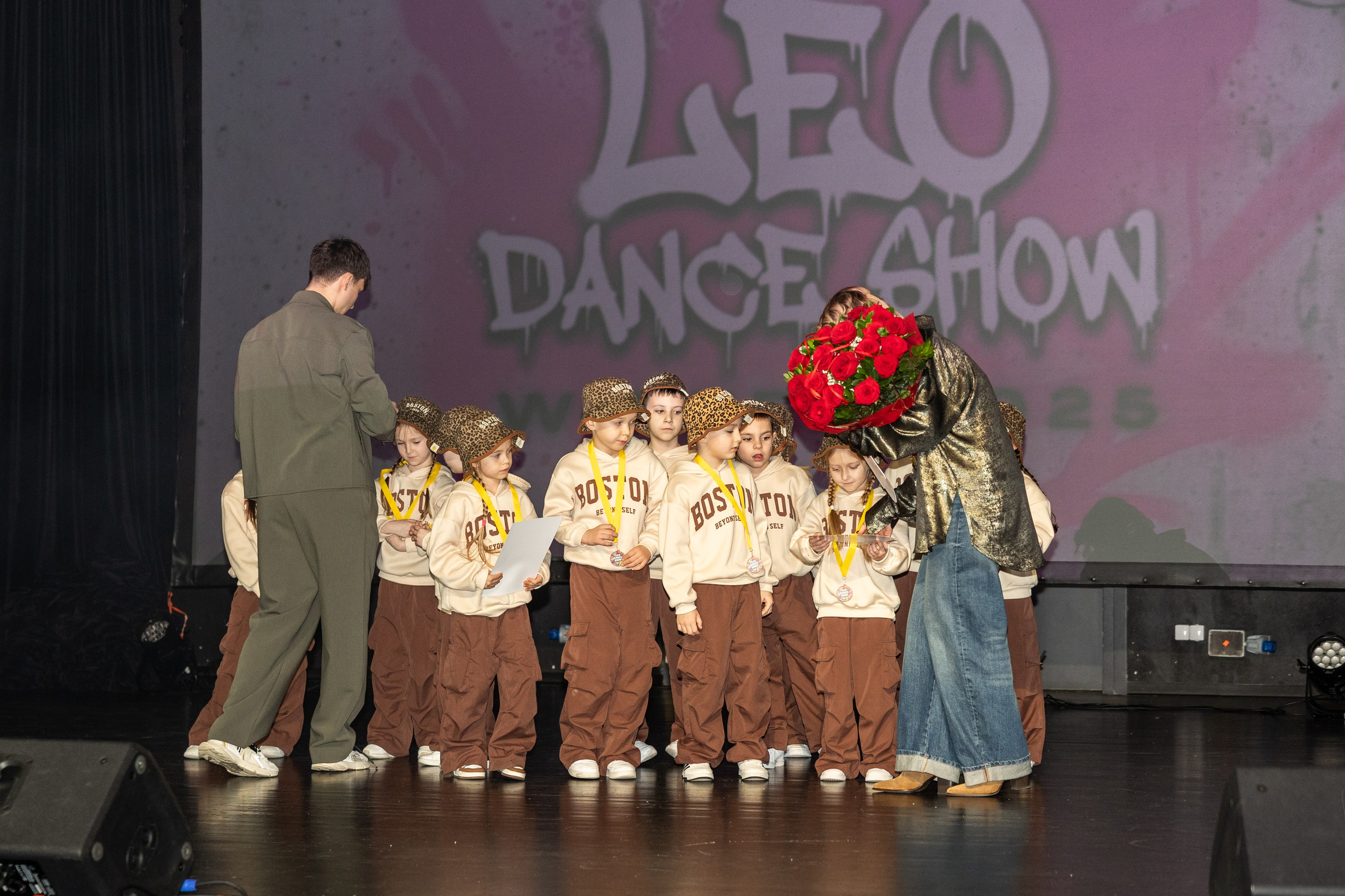 LEO DANCE SHOW WINTER 2025. Семейный и детский фотограф в Варшаве Мила Бобровская