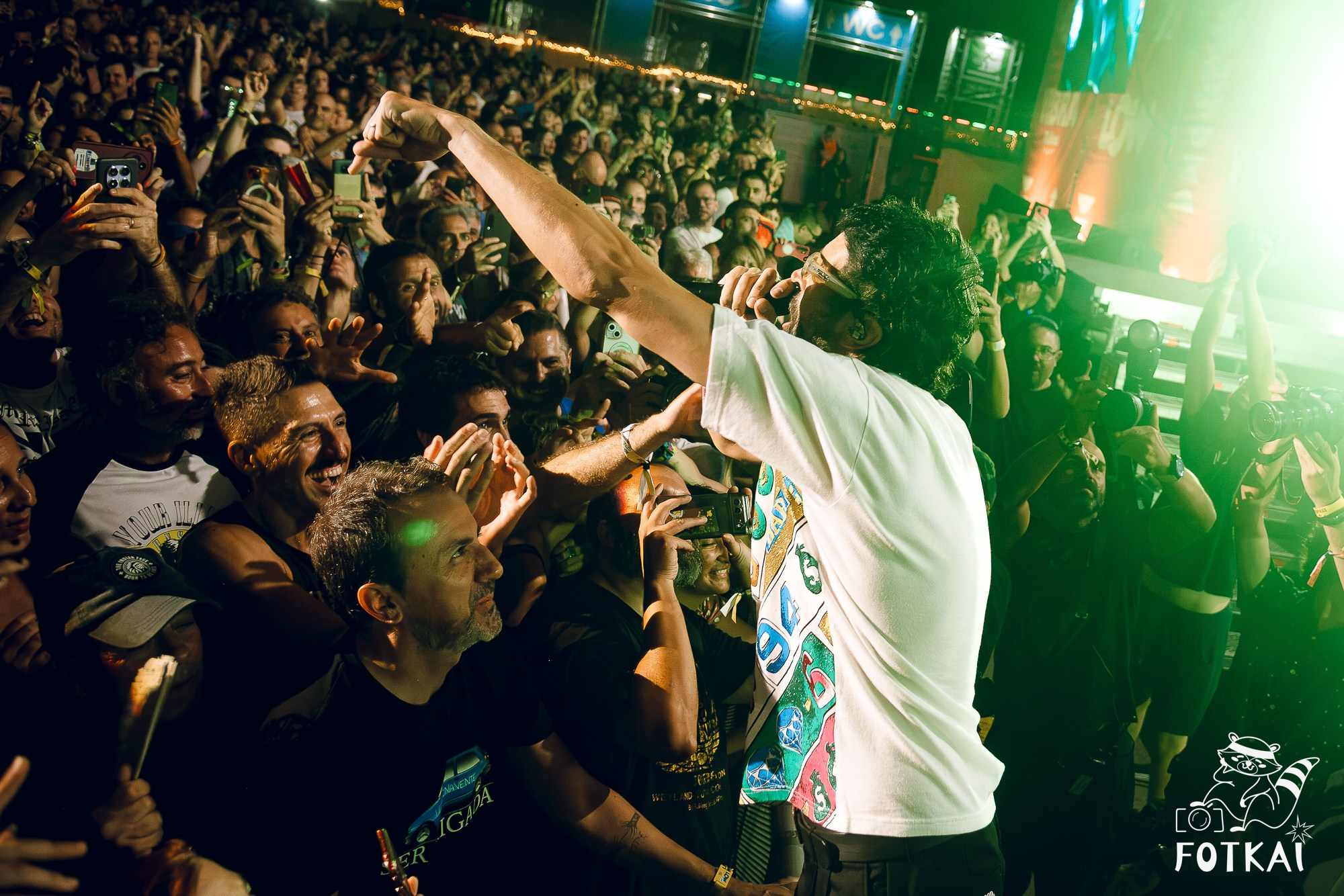 Low Festival 2026 — Full Concert Photo Report from the Opening Night in Torrevieja | FOTKAI