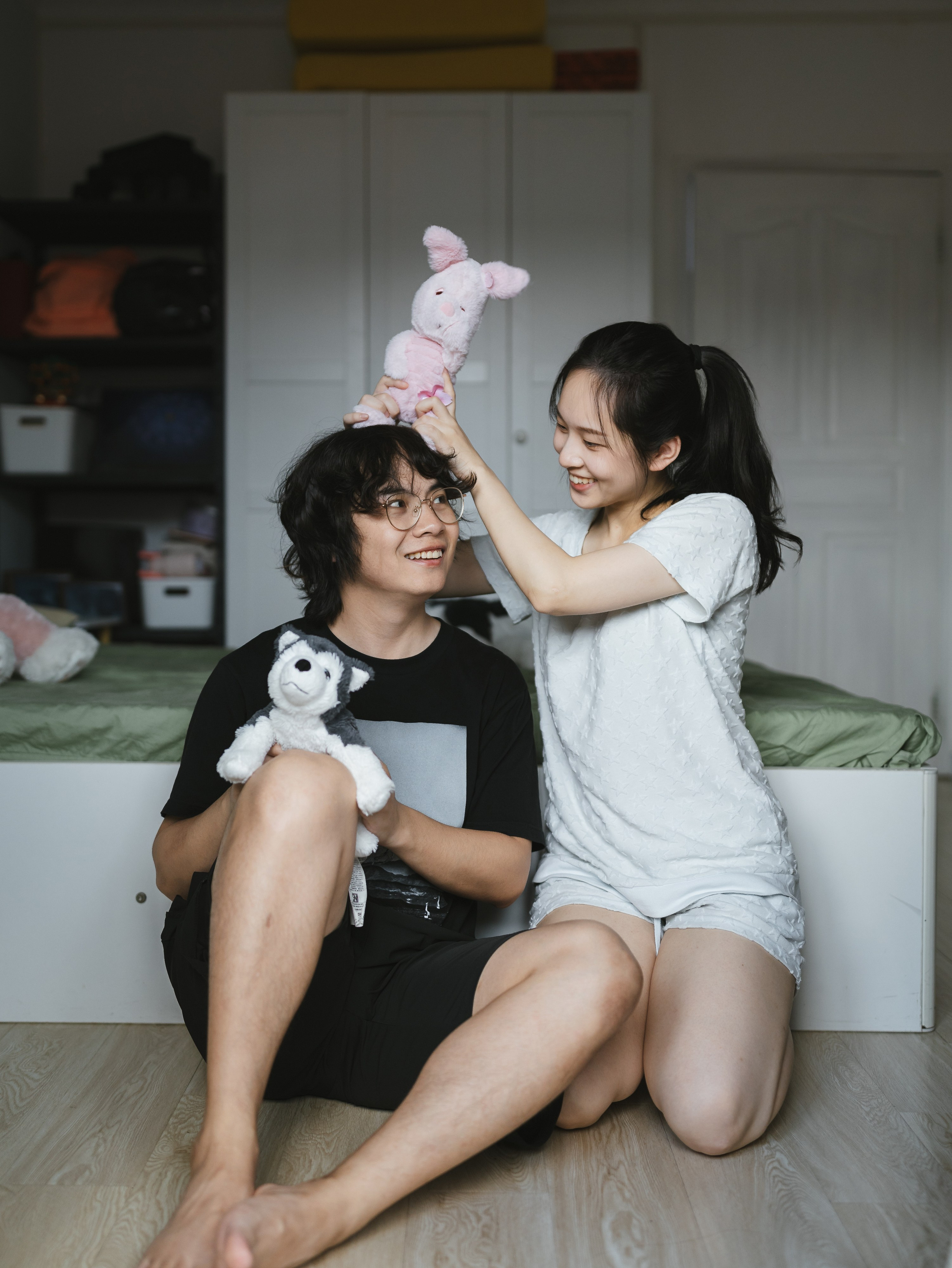 Candid photos of couple’s daily life. Shanghai Family Photographer Dora