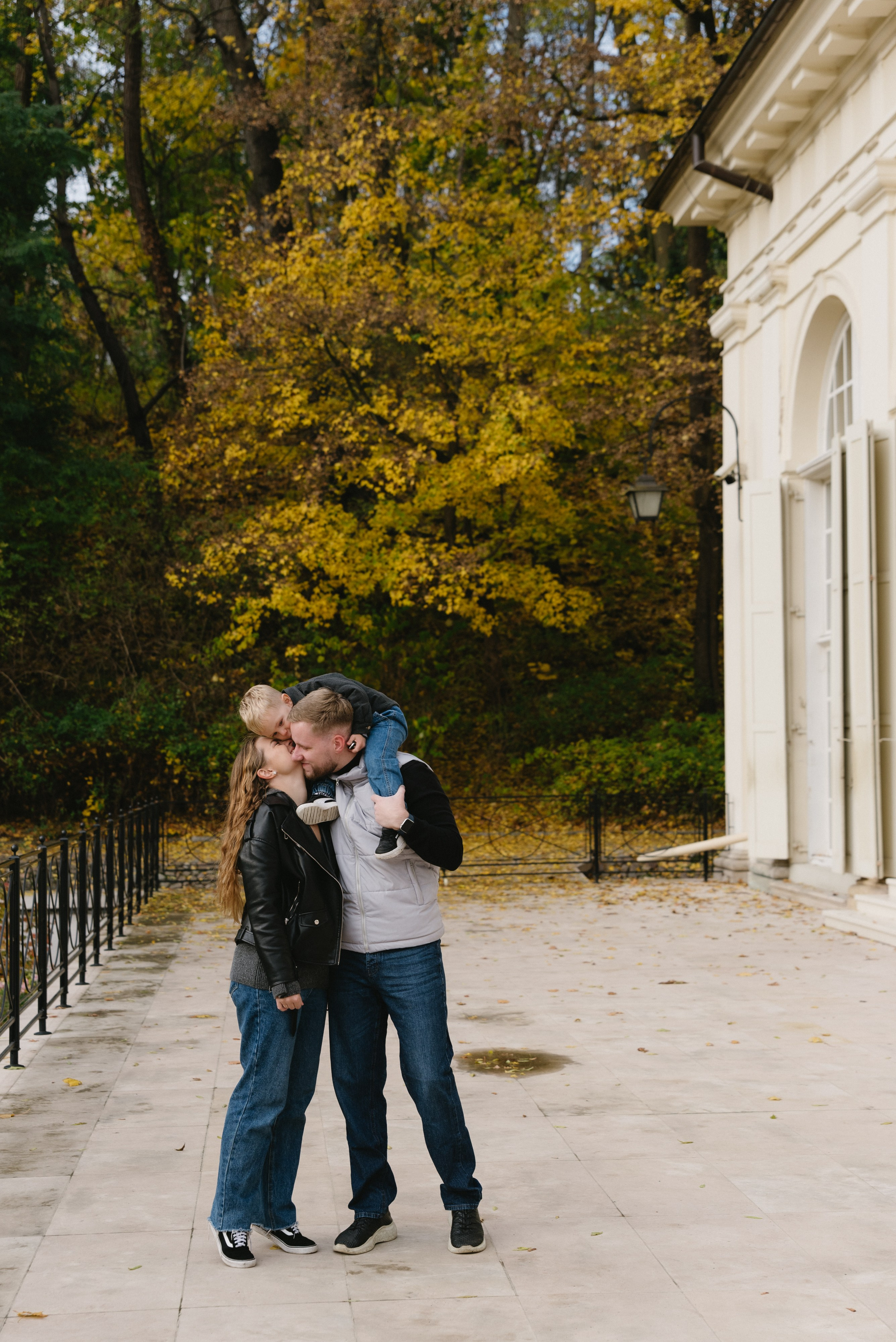 Sesja rodzinna Hanna, Vlad & Matvei. Eugene Save – Fotograf Ślubny i Rodzinny | Warszawa i Cała Polska