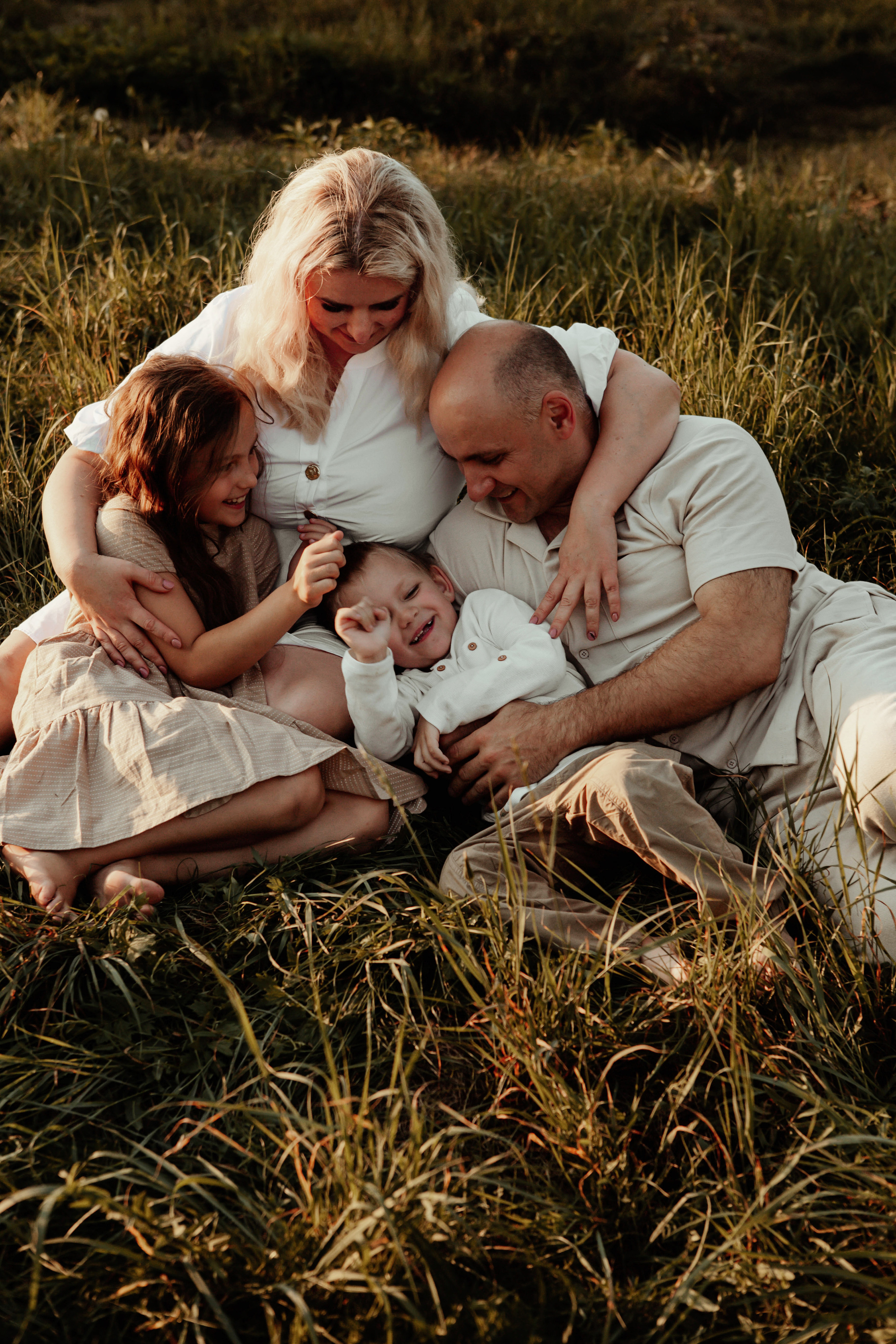 Alina/Andzej/Veronika/Oskar. Wedding and family photographer in Lithuania — Yvanessa Gelvano